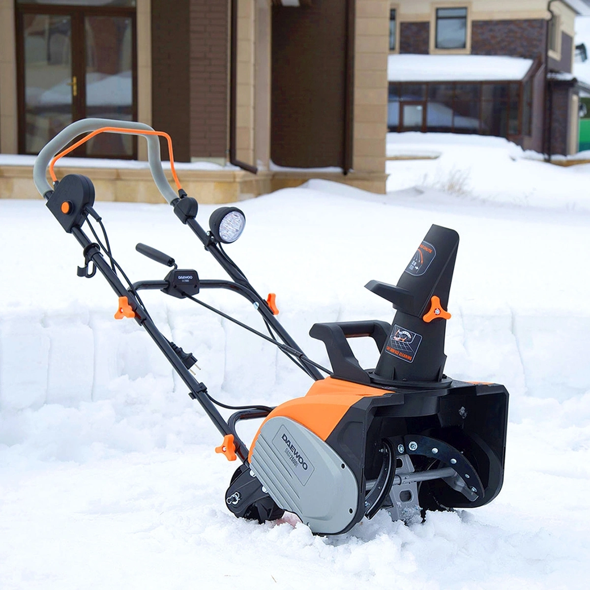 Снегоуборщик электр. Daewoo DAST 2600E 2.6кВт — миниатюра 17