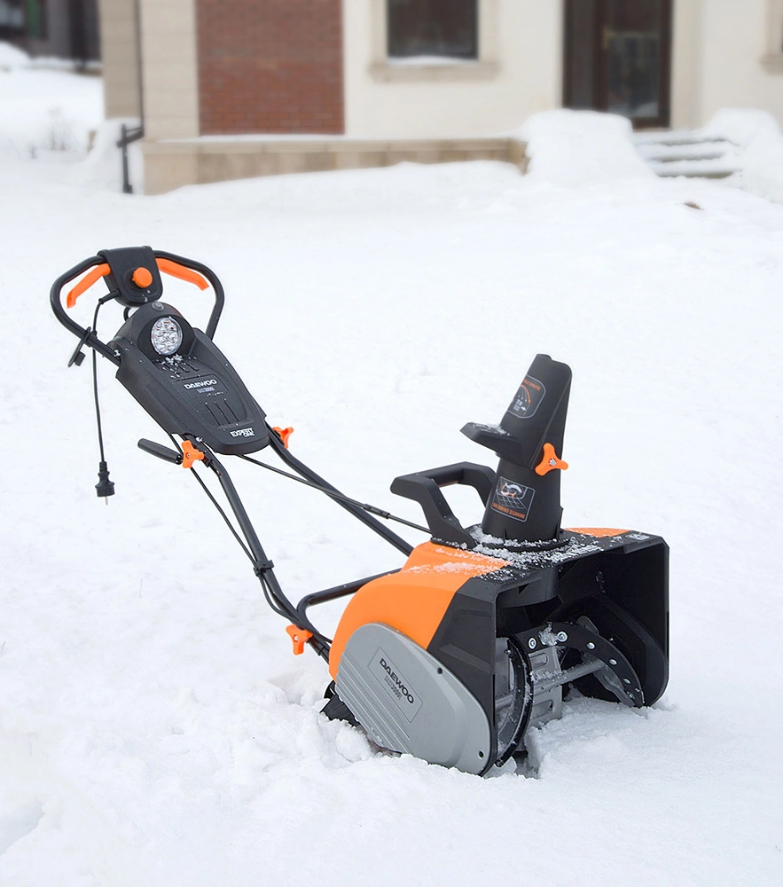 Снегоуборщик электр. Daewoo DAST 3000E 3кВт — миниатюра 7