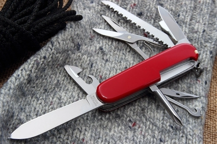 Нож перочинный Victorinox Fieldmaster (1.4713) 91мм 15функц. красный карт.коробка — миниатюра 4