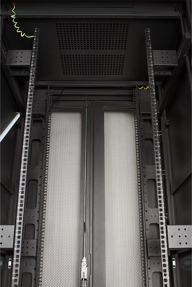 Шкаф серверный Lanmaster (TWT-CBB-47U-8X10-P1) напольный 47U 800x1000мм пер.дв.перфор. задн.дв.перфор.2-хст. 2 бок.пан. 800кг черный 926мм 131.2кг 2277мм IP20 металл — миниатюра 7