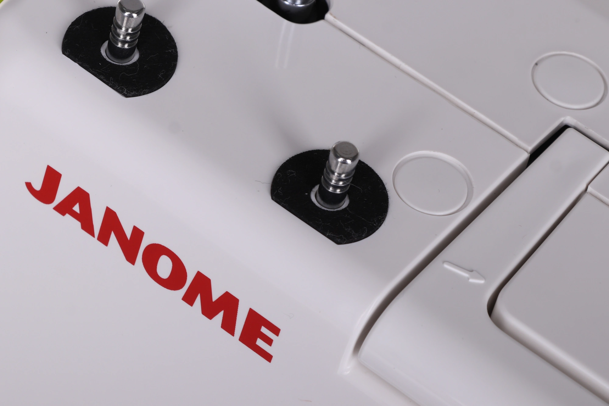 Швейная машина Janome Excellent Stitch 15A белый — миниатюра 3