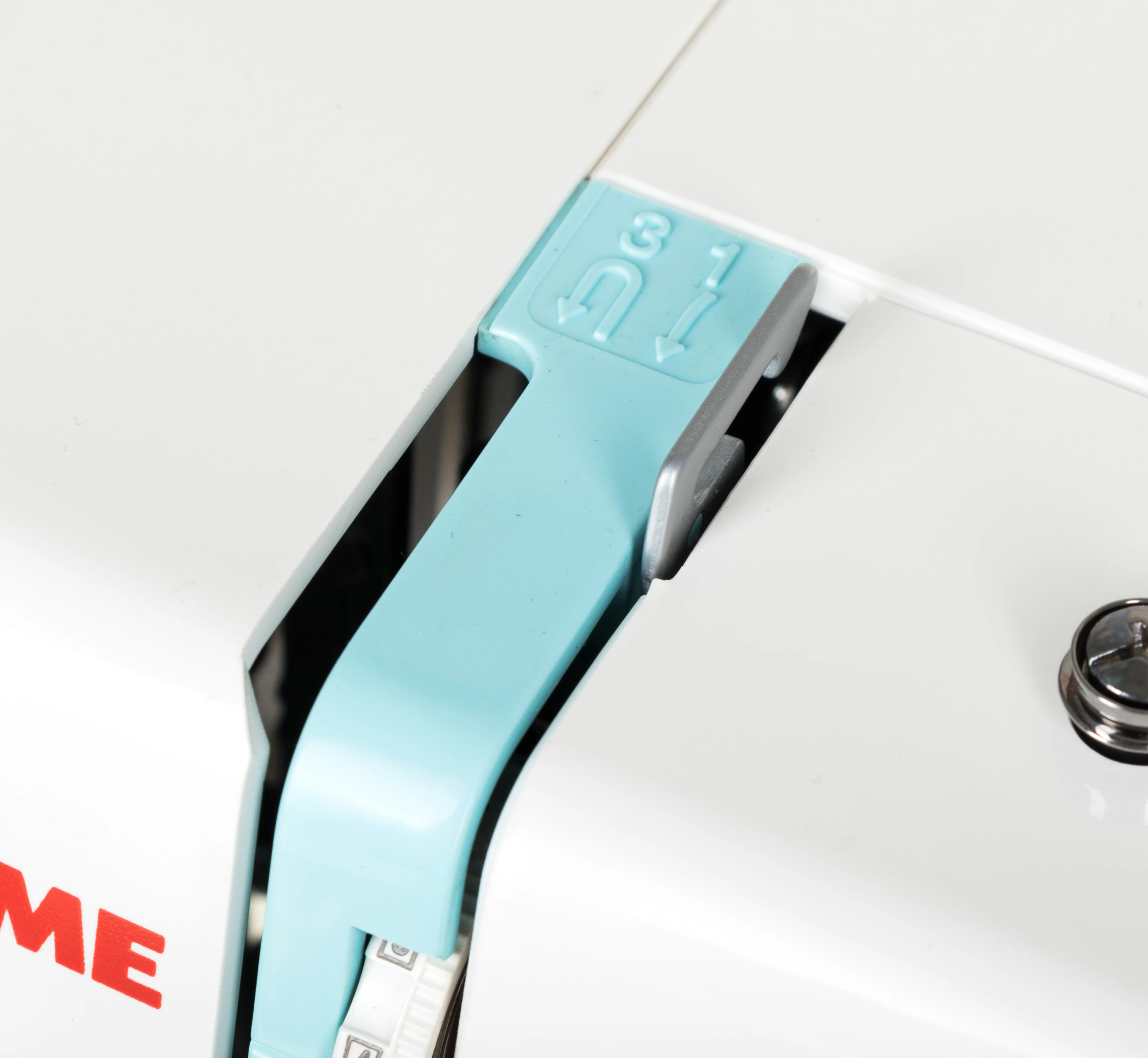 Швейная машина Janome Excellent Stitch 23 белый — миниатюра 13