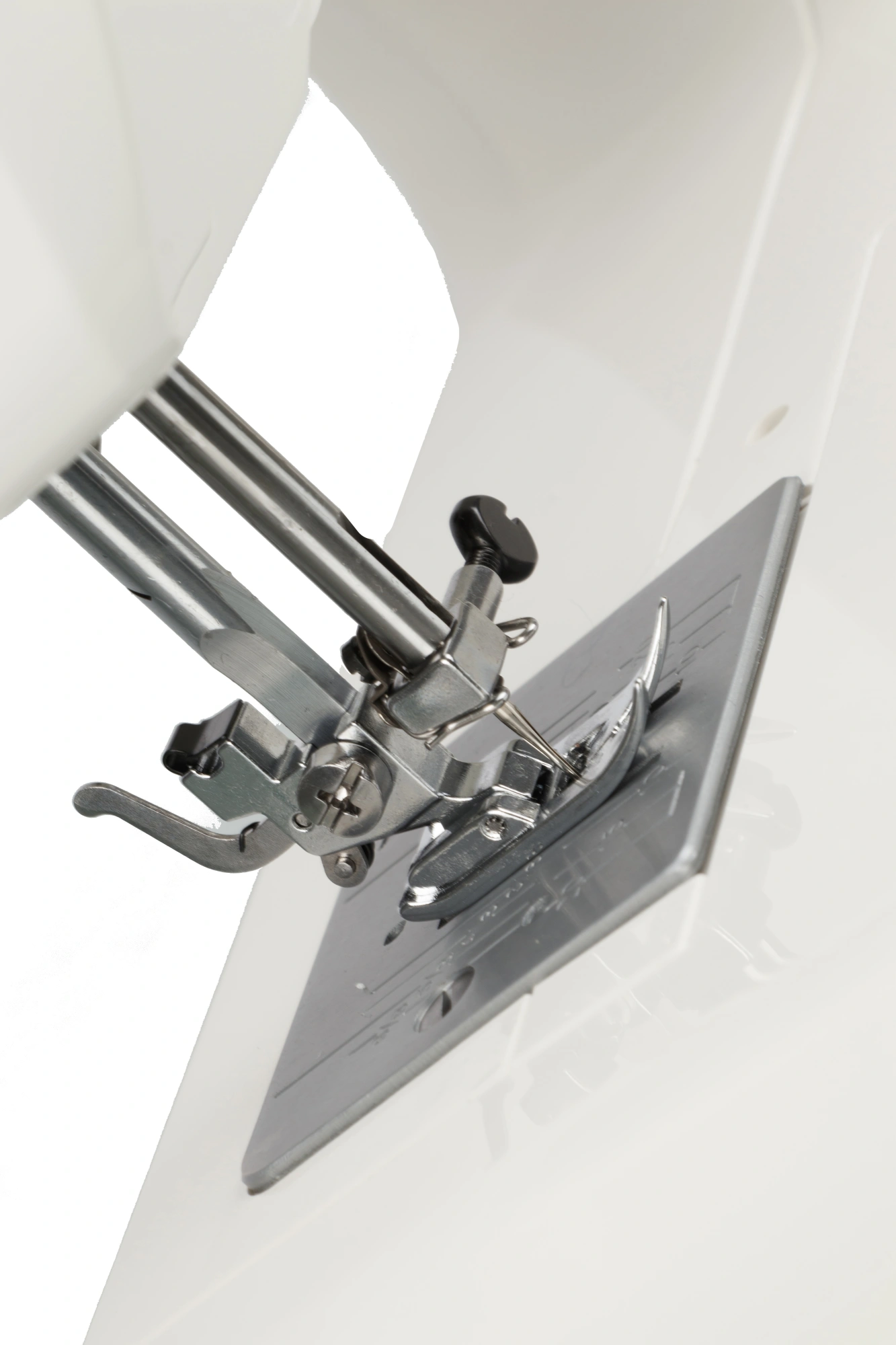 Швейная машина Janome 311PG белый/розовый — миниатюра 12