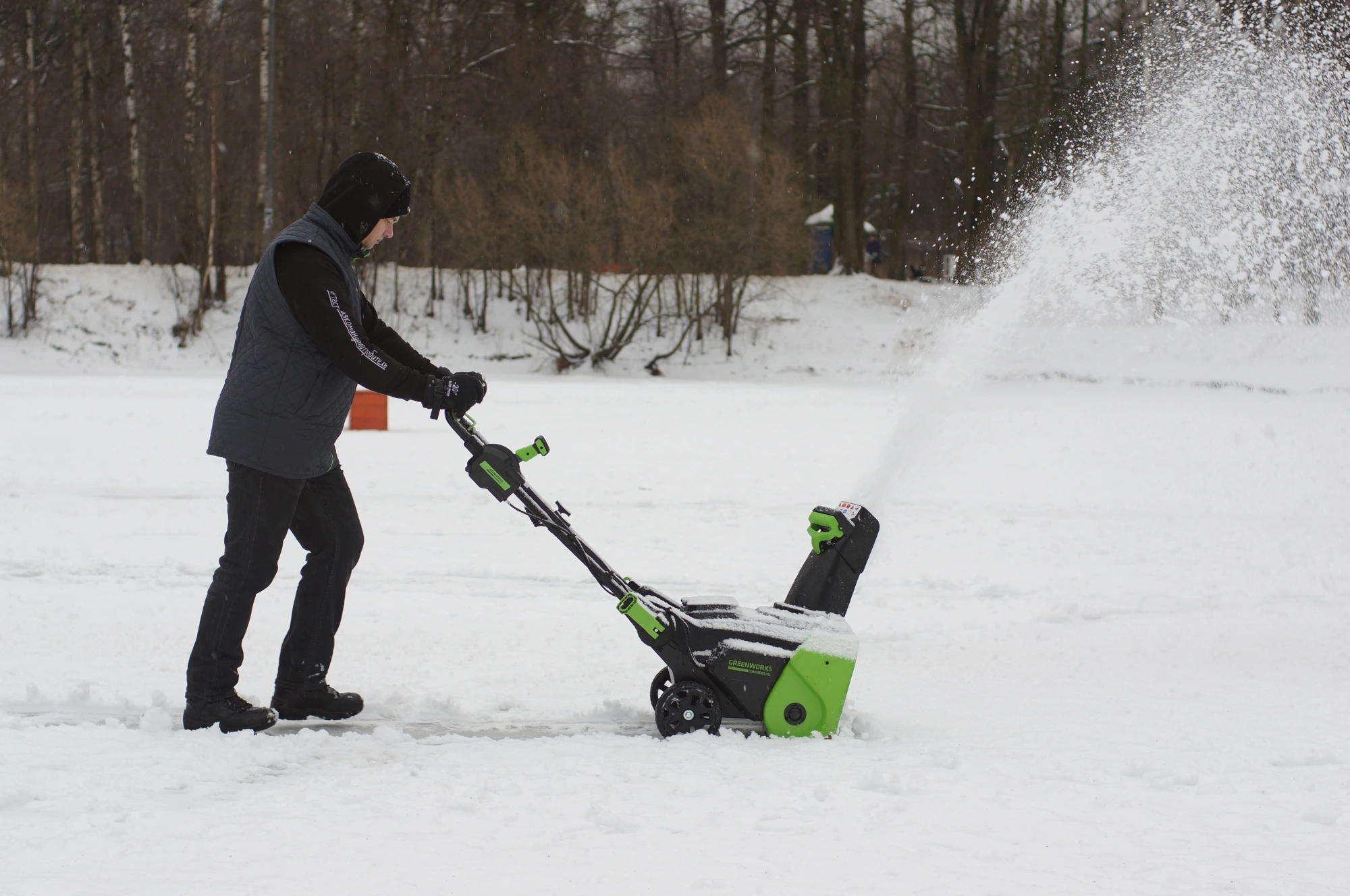 Снегоуборщик электр. Greenworks GD82ST — миниатюра 3