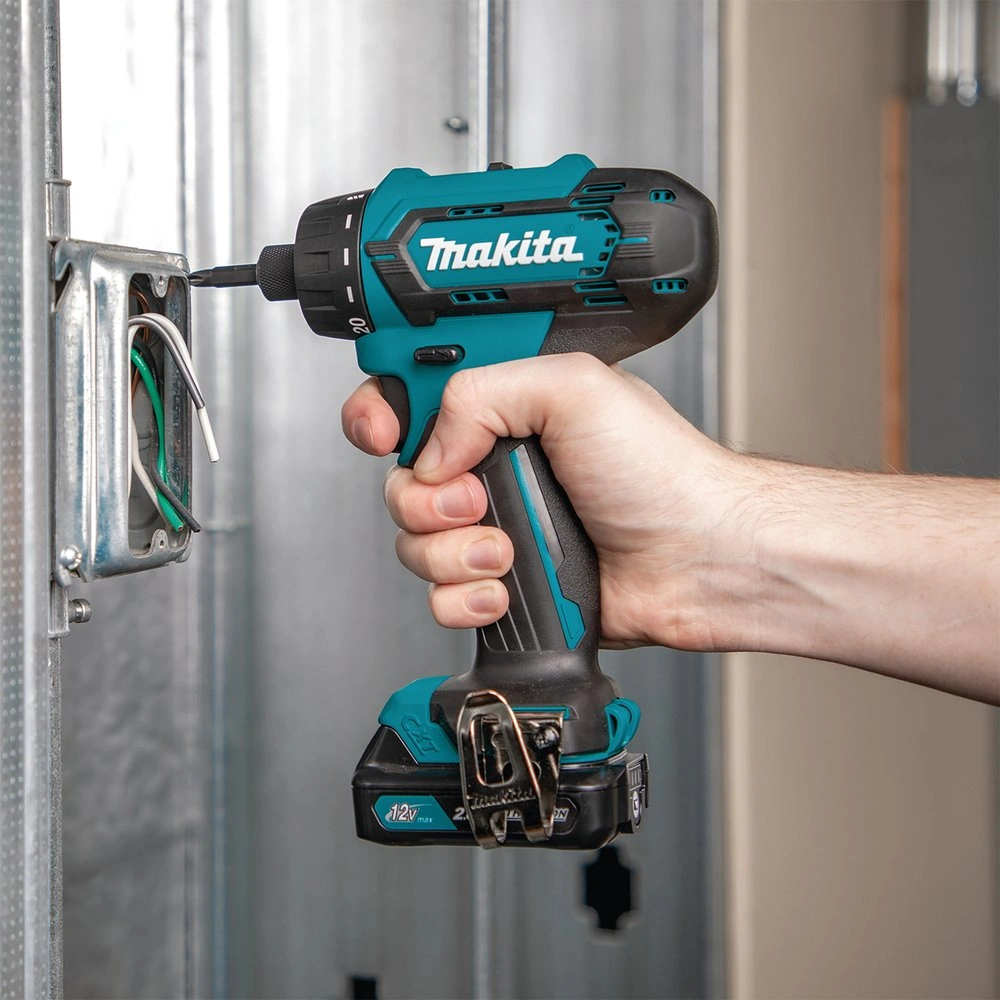Дрель-шуруповерт Makita DF033DWAE аккум. патрон:шестигр.1/4" (кейс в комплекте) — миниатюра 7