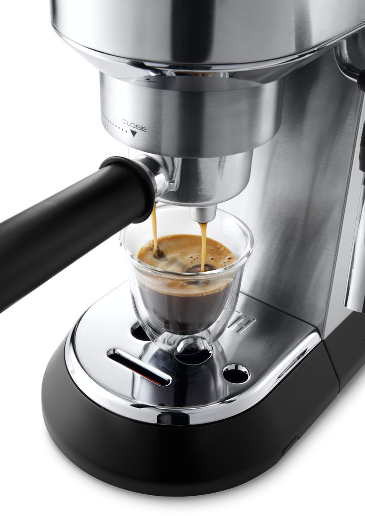 Кофеварка рожковая Delonghi EC685.M 1350Вт серебристый/черный — миниатюра 7