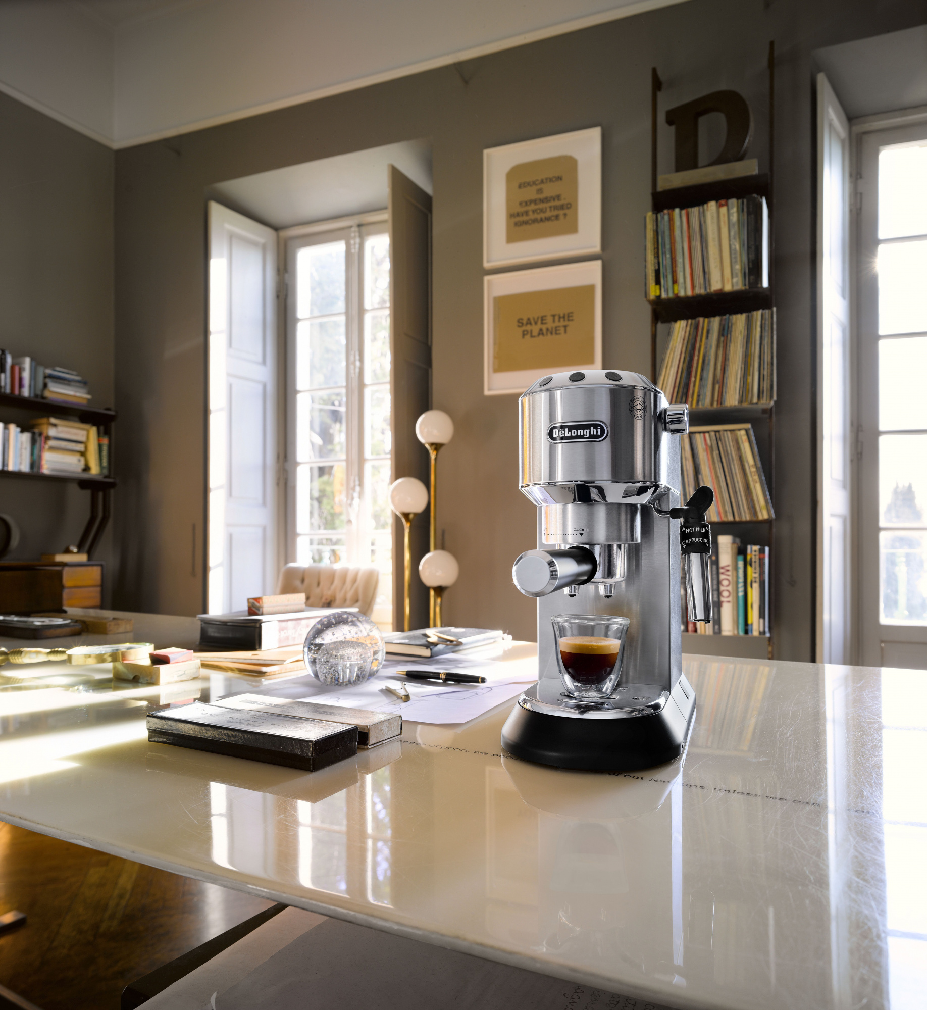 Кофеварка рожковая Delonghi EC685.M 1350Вт серебристый/черный — миниатюра 17