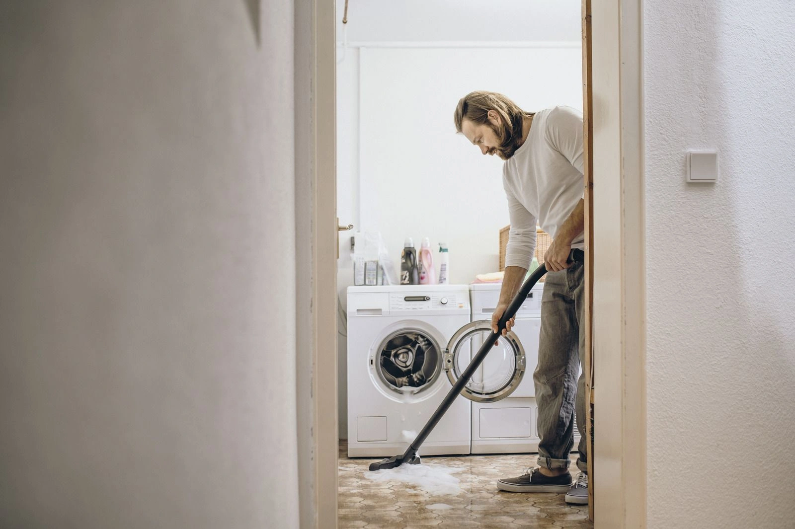 Строительный пылесос Karcher WD 5 S V-25/5/22 1100Вт (уборка: сухая/сбор воды/выдув) желтый — миниатюра 4