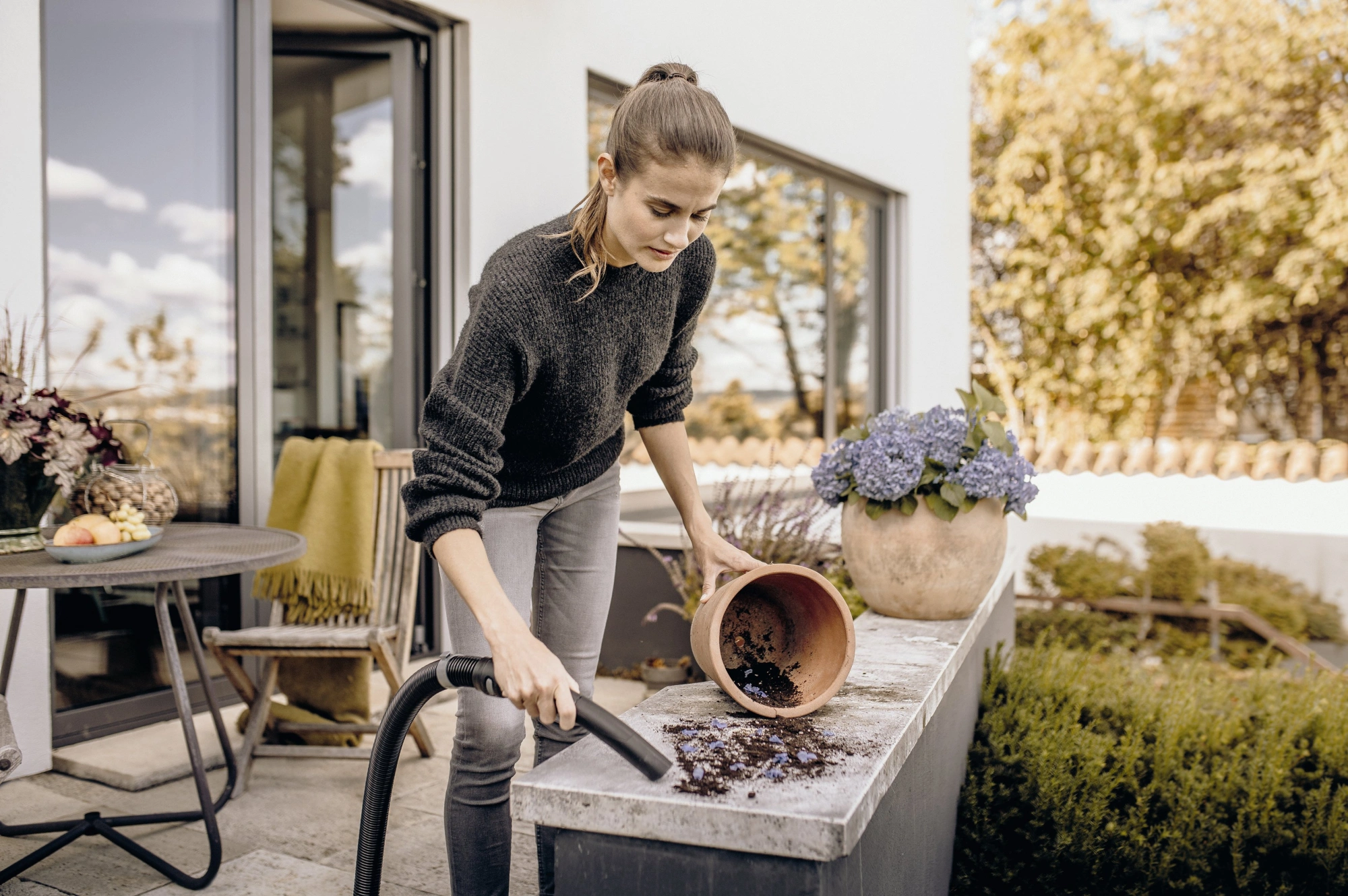 Строительный пылесос Karcher WD 6 P S V-30/6/22/T 1300Вт (уборка: сухая/влажная/выдув/сбор воды) желтый — миниатюра 16