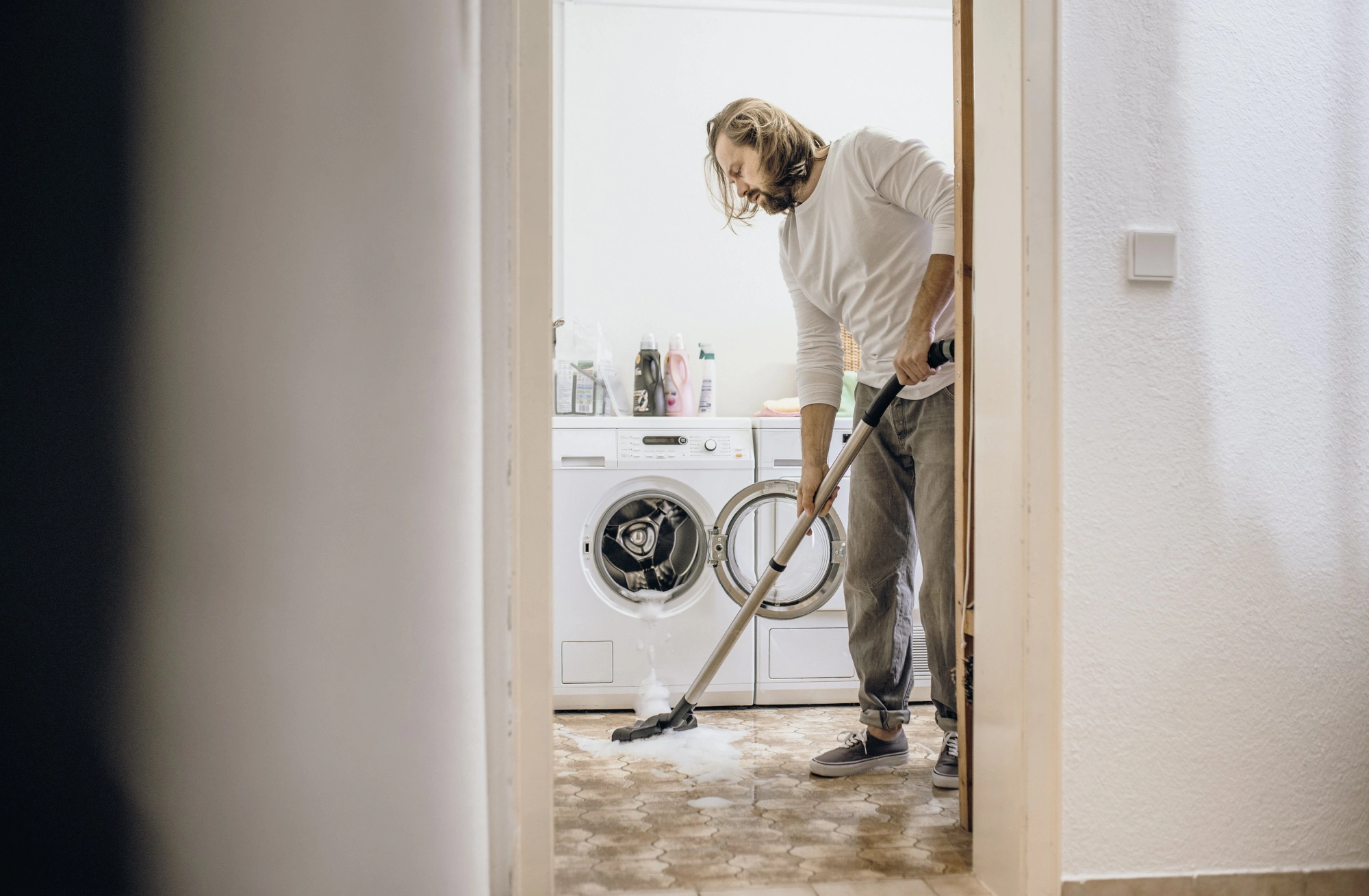 Строительный пылесос Karcher WD 6 P S V-30/6/22/T 1300Вт (уборка: сухая/влажная/выдув/сбор воды) желтый — миниатюра 19