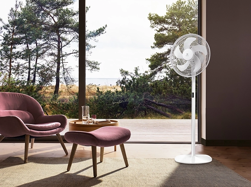 Вентилятор напольный Electrolux EFF-1002i 50Вт скоростей:3 ПДУ белый — миниатюра 2