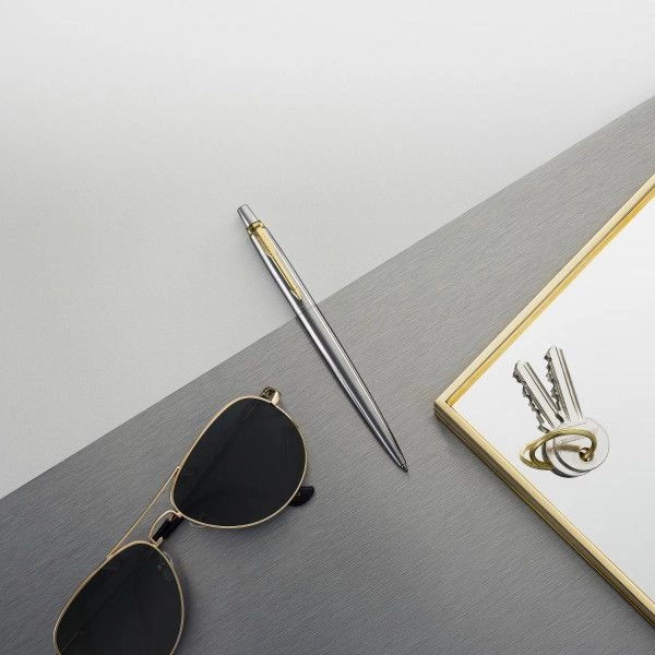 Ручка шариков. Parker Jotter Core K691 (1953182) Stainless Steel GT M син. черн. подар.кор. — миниатюра 3