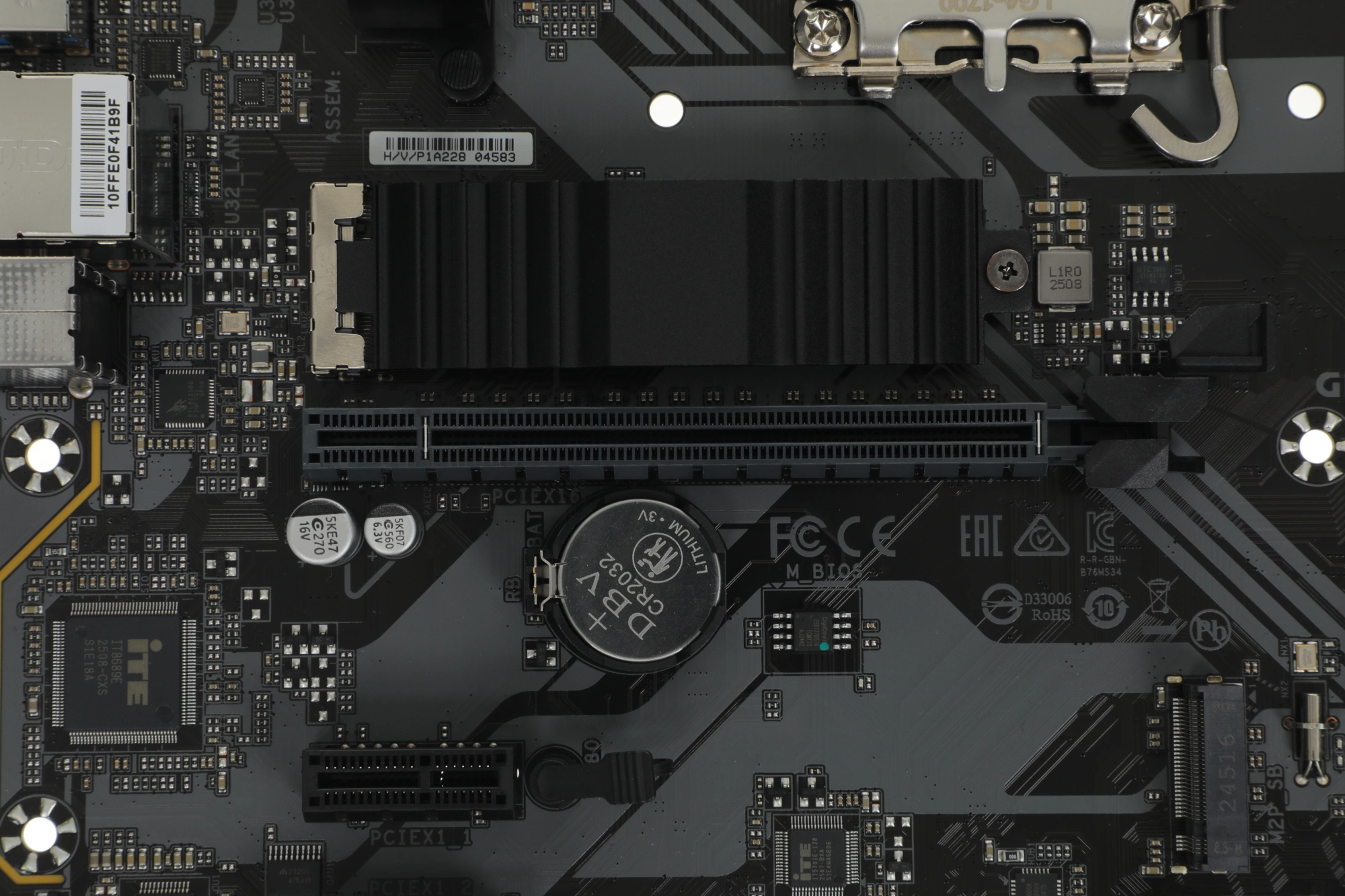 Материнская плата Gigabyte B760M DS3H DDR4 Soc-1700 Intel B760 4xDDR4 mATX AC`97 8ch(7.1) 2.5Gg RAID+VGA+HDMI+DP — миниатюра 3