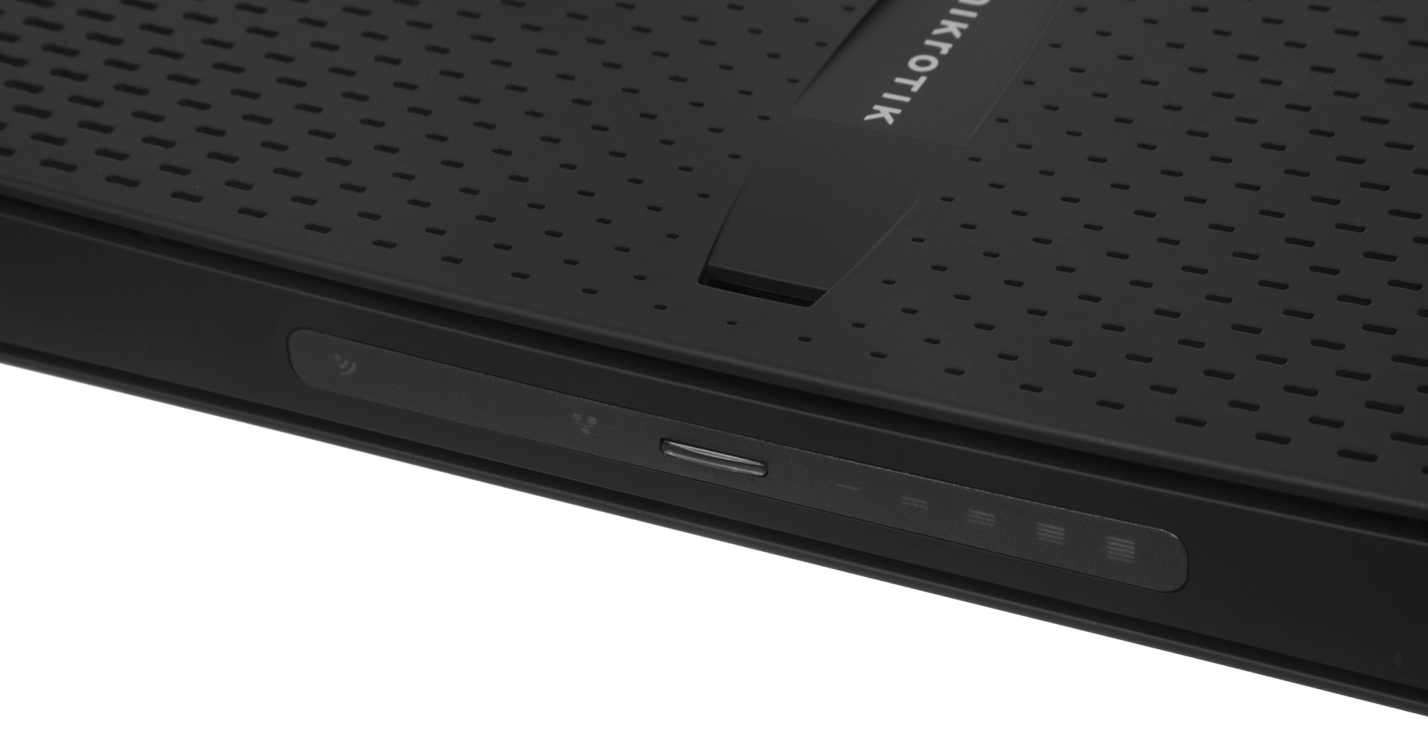 Роутер беспроводной MikroTik hAP ac3 (RBD53IG-5HACD2HND) AC1200 10/100/1000BASE-TX черный — миниатюра 4