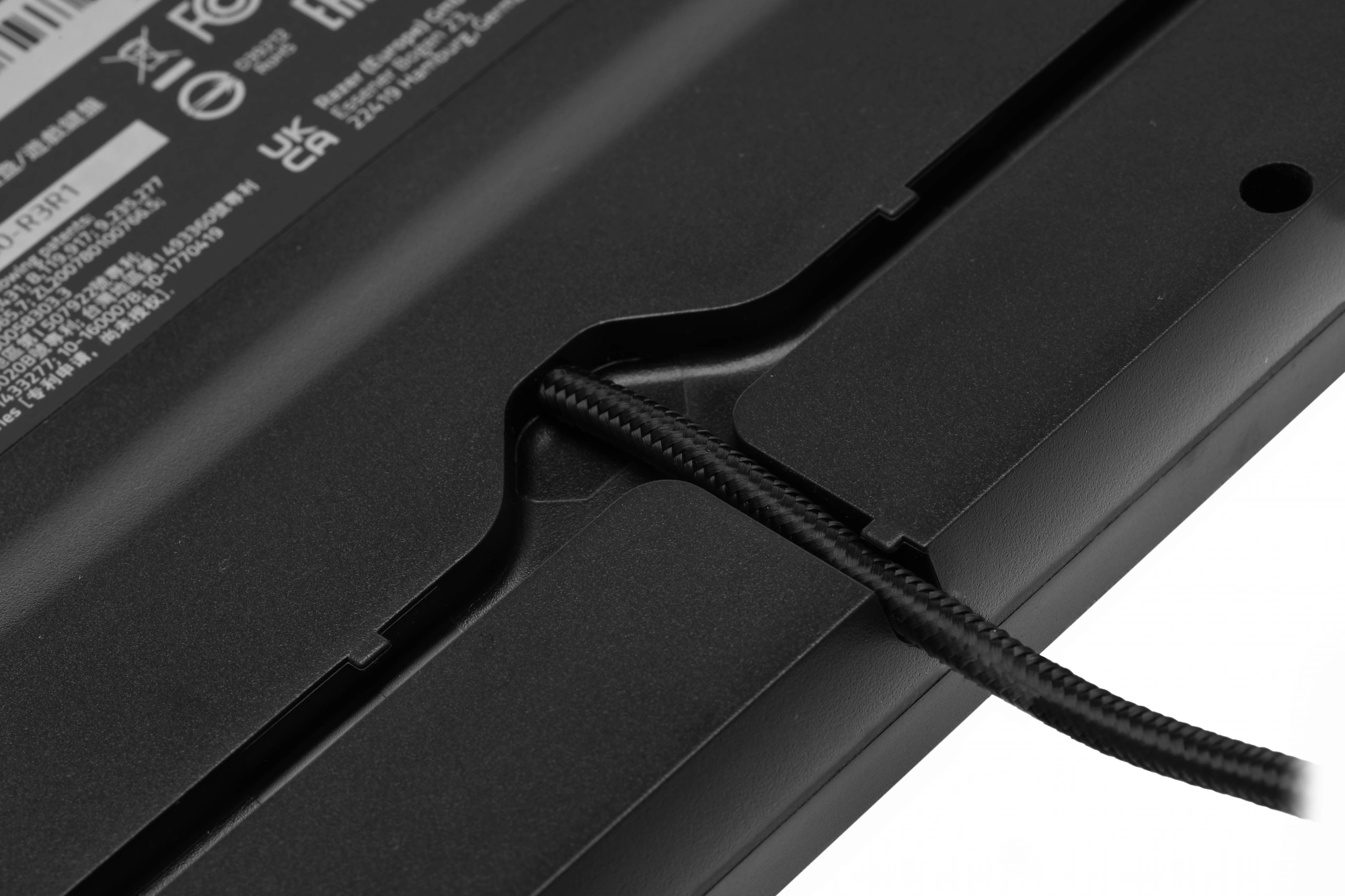 Клавиатура Razer Ornata V3 механическая черный USB Multimedia for gamer LED (подставка для запястий) (RZ03-04460800-R3R1) — миниатюра 8