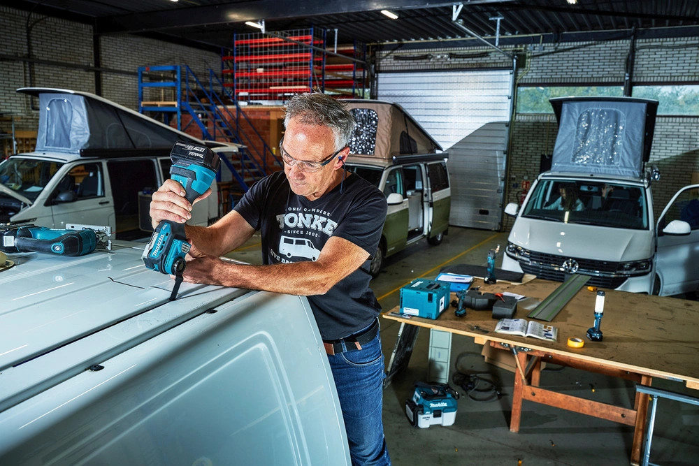 Многофункциональный инструмент Makita DTM52RTJX1 синий/черный — миниатюра 13