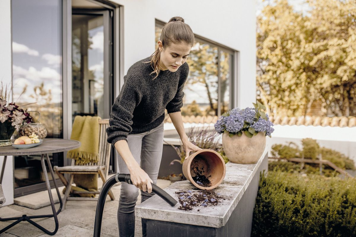 Строительный пылесос Karcher WD 3 S V-19/4/20 (YSY) 1000Вт (уборка: сухая/влажная/выдув/сбор воды) желтый — миниатюра 4