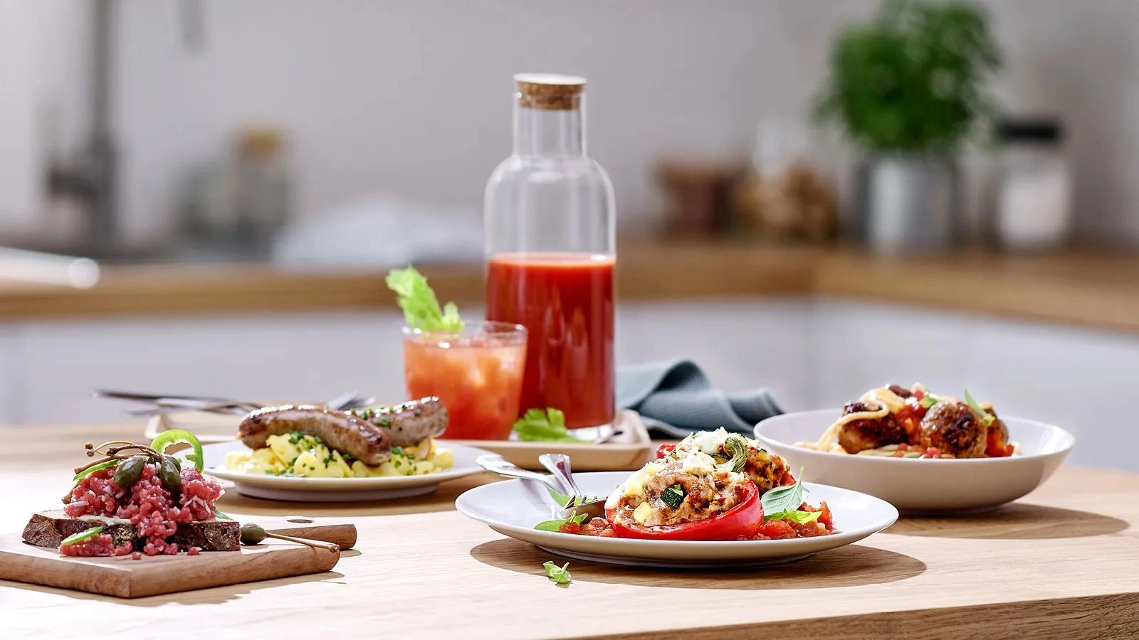 Мясорубка Bosch MFW68660 2200Вт черный — миниатюра 3