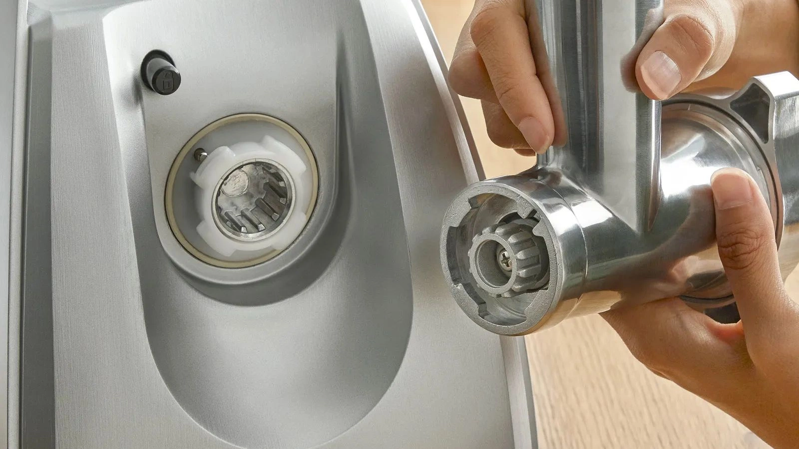 Мясорубка Bosch MFW68660 2200Вт черный — миниатюра 9