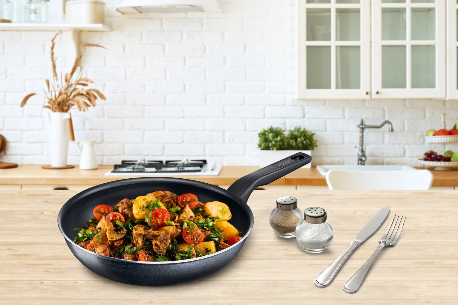 Сковорода Tefal Force 4218924 круглая 24см покрытие: Titanium ручка несъемная (с крышкой) черный (9100048321) — миниатюра 7