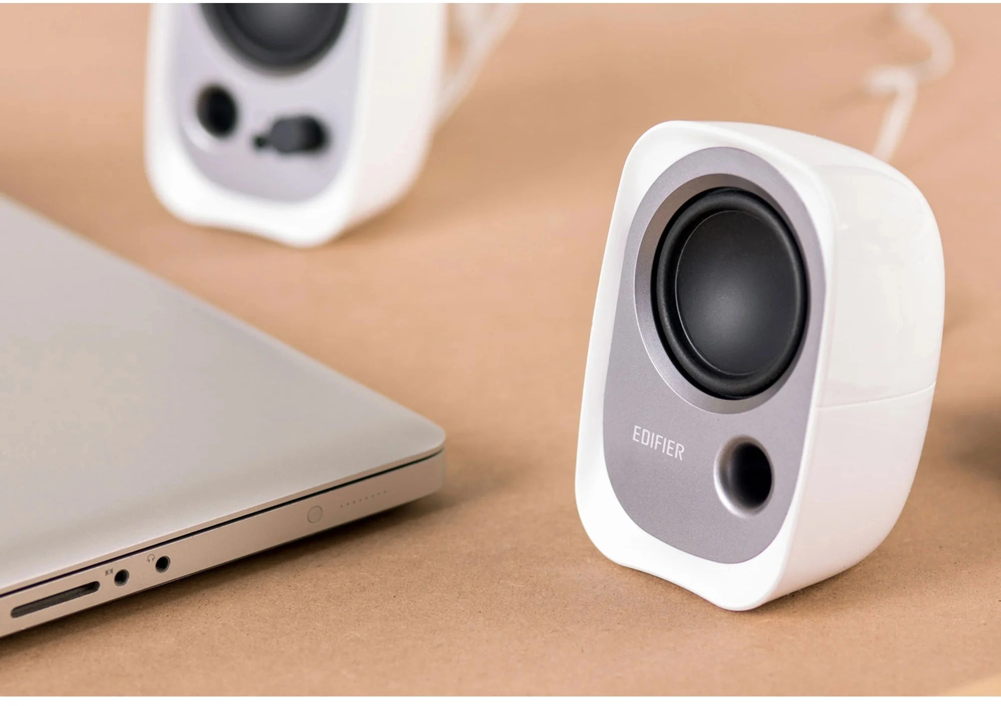 Колонки Edifier R12U 2.0 белый 4Вт портативные — миниатюра 7
