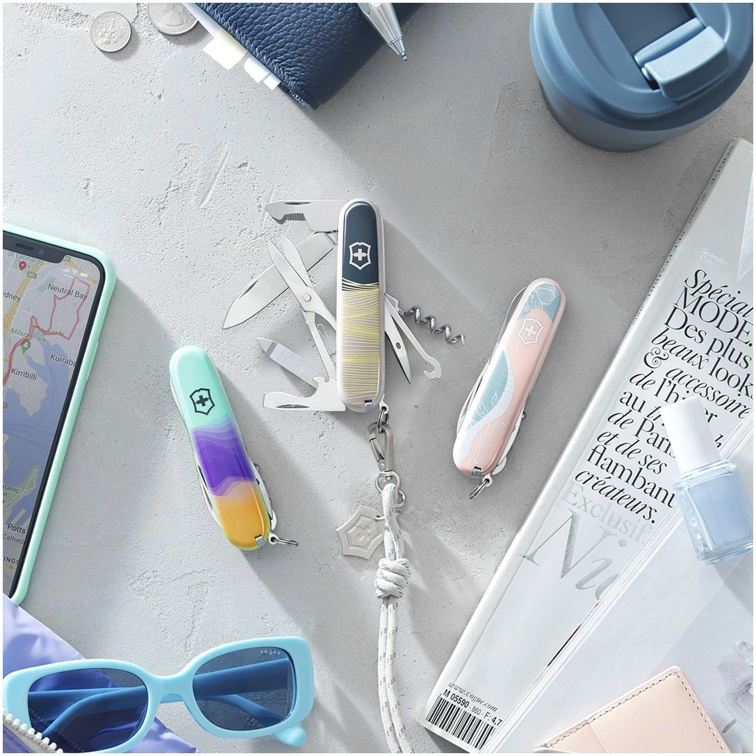 Нож перочинный Victorinox Companion Sydney Style (1.3909.E222) 91мм 16функц. ассорти подар.коробка в комплекте: шнурок на шею — миниатюра 4
