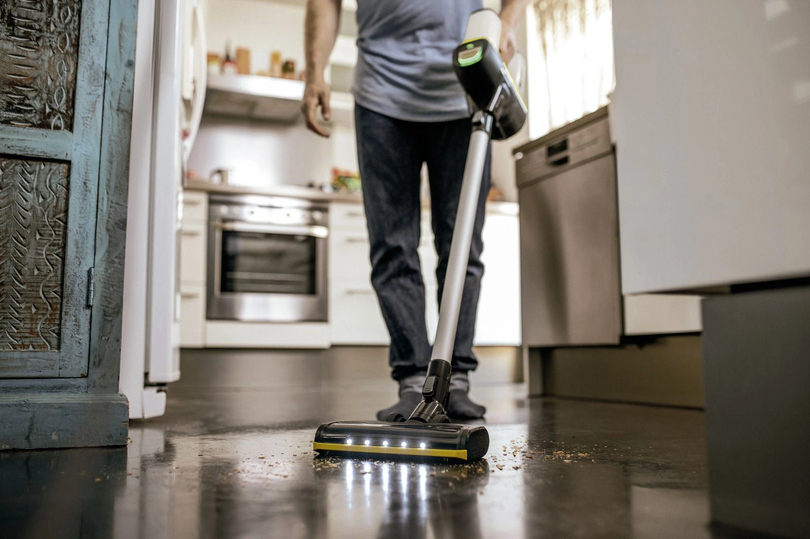 Пылесос Karcher VC 6 Cordless серебристый/белый — миниатюра 7