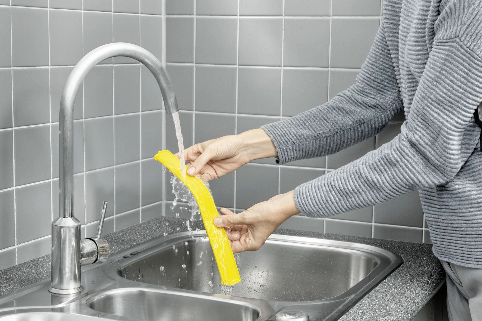 Мойщик окон Karcher WV 6 Plus шир.скреб.:280мм пит.:от аккум. белый — миниатюра 2