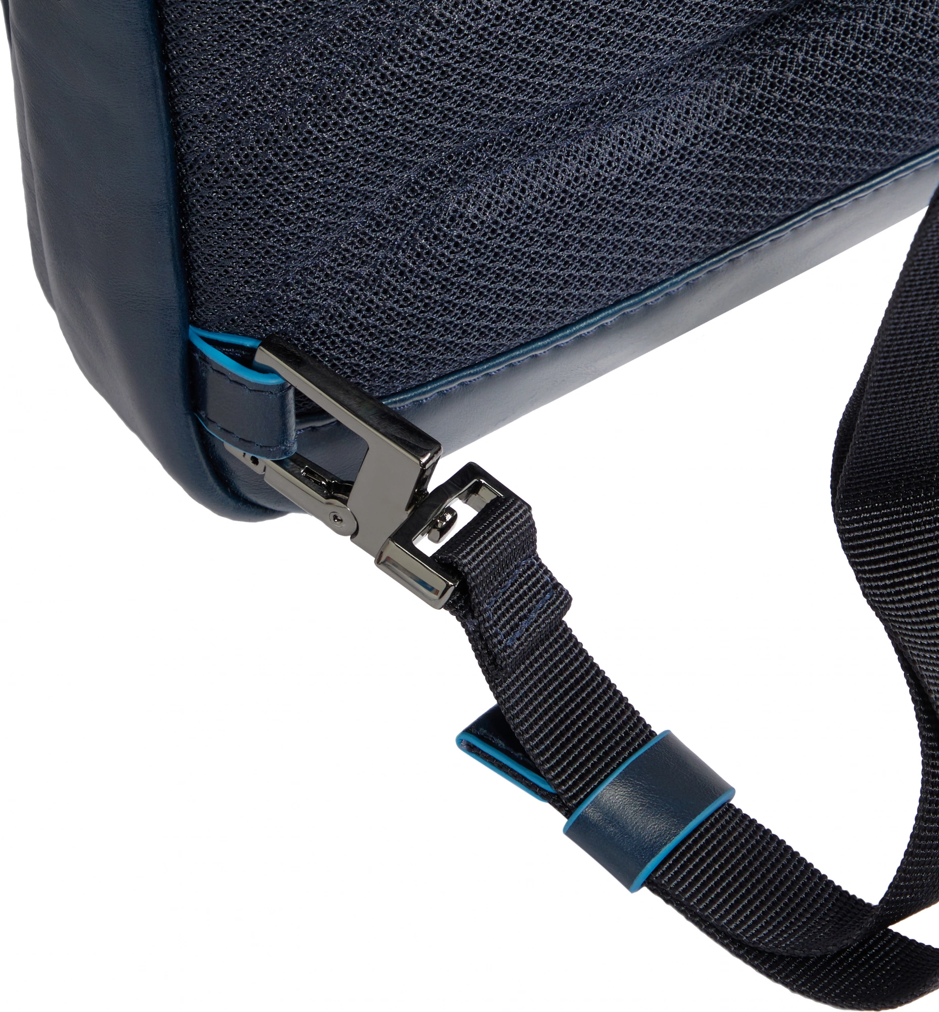 Рюкзак слинг мужской Piquadro Blue Square CA6589B2/BLU2 темно-синий натур.кожа — миниатюра 5