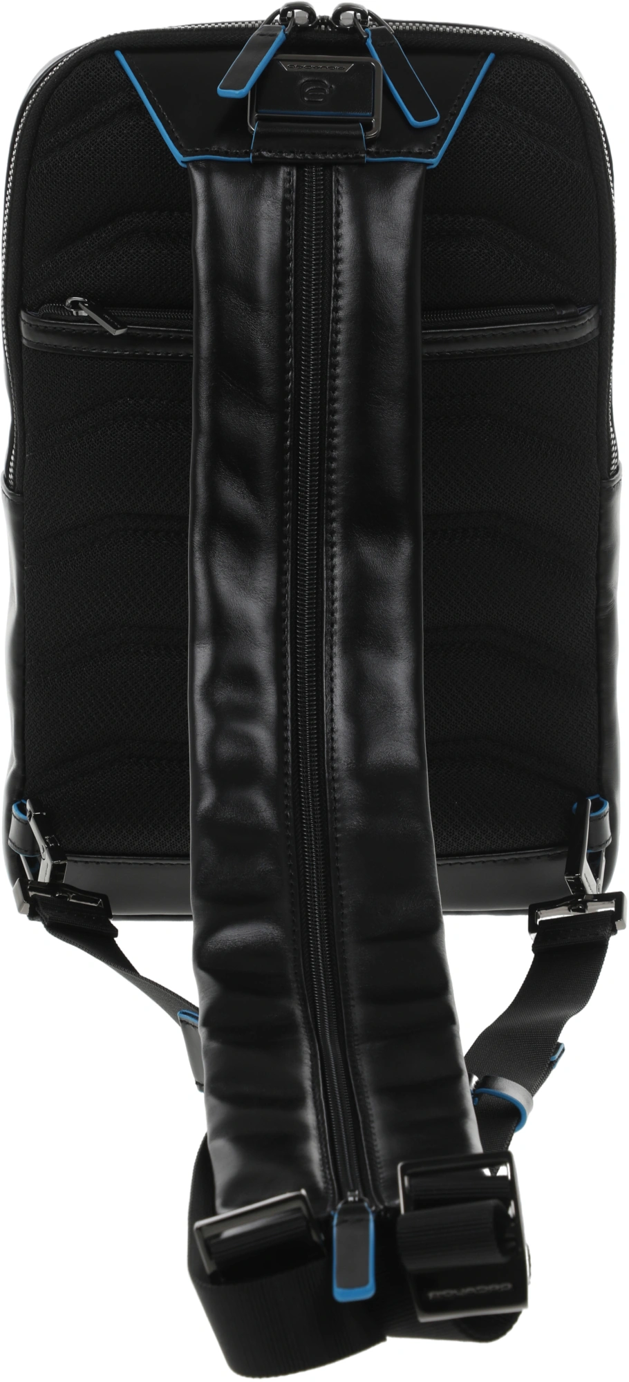 Рюкзак слинг мужской Piquadro Blue Square CA6589B2/N черный натур.кожа — миниатюра 3