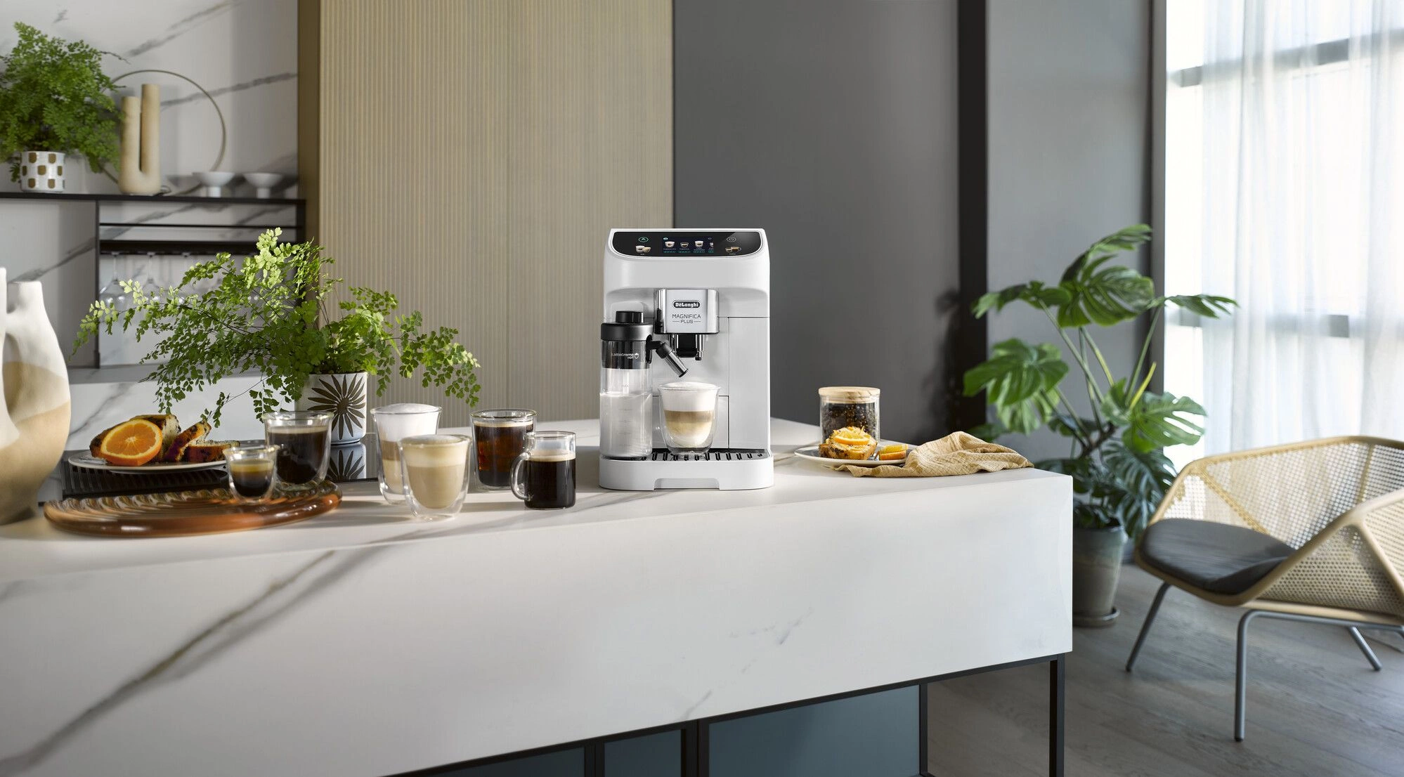 Кофемашина Delonghi Magnifica Plus ECAM320.60.W 1450Вт белый/черный — миниатюра 3