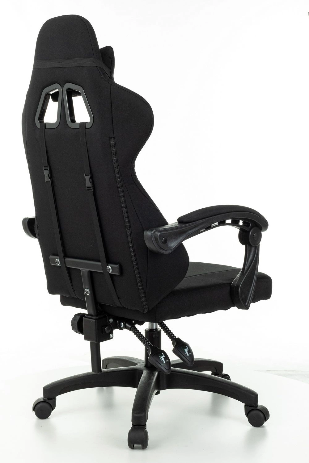 Кресло игровое Zombie Rudger черный крестов пластик - Дополнительные фотографии