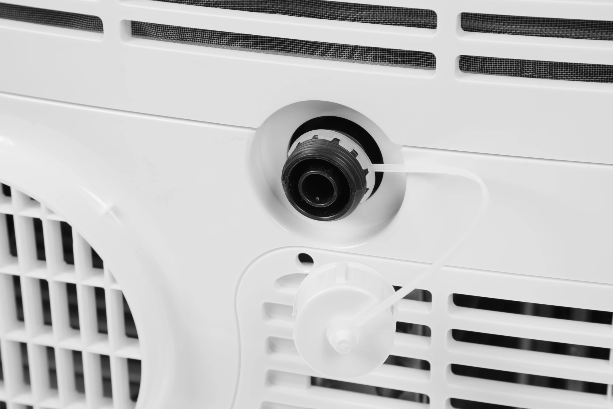 Кондиционер мобильный Electrolux Loft EACM-11 CL/N3 белый площ.27м2 — миниатюра 10