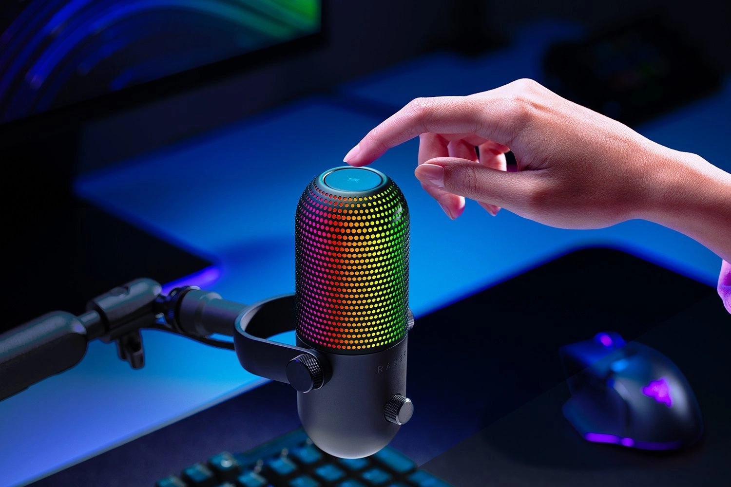Микрофон проводной Razer Seiren V3 Chroma черный — миниатюра 9