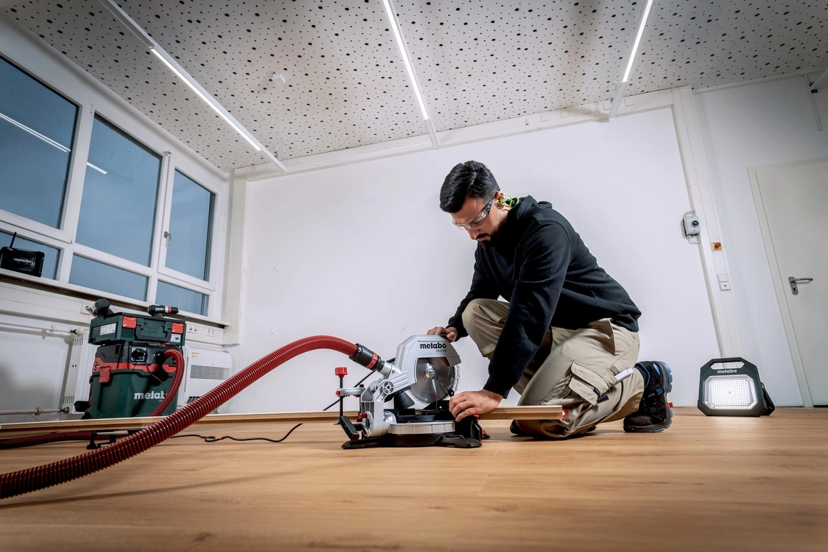 Торцовочная пила Metabo KS 216 M 1100Вт 5000об/мин d=216мм — миниатюра 8