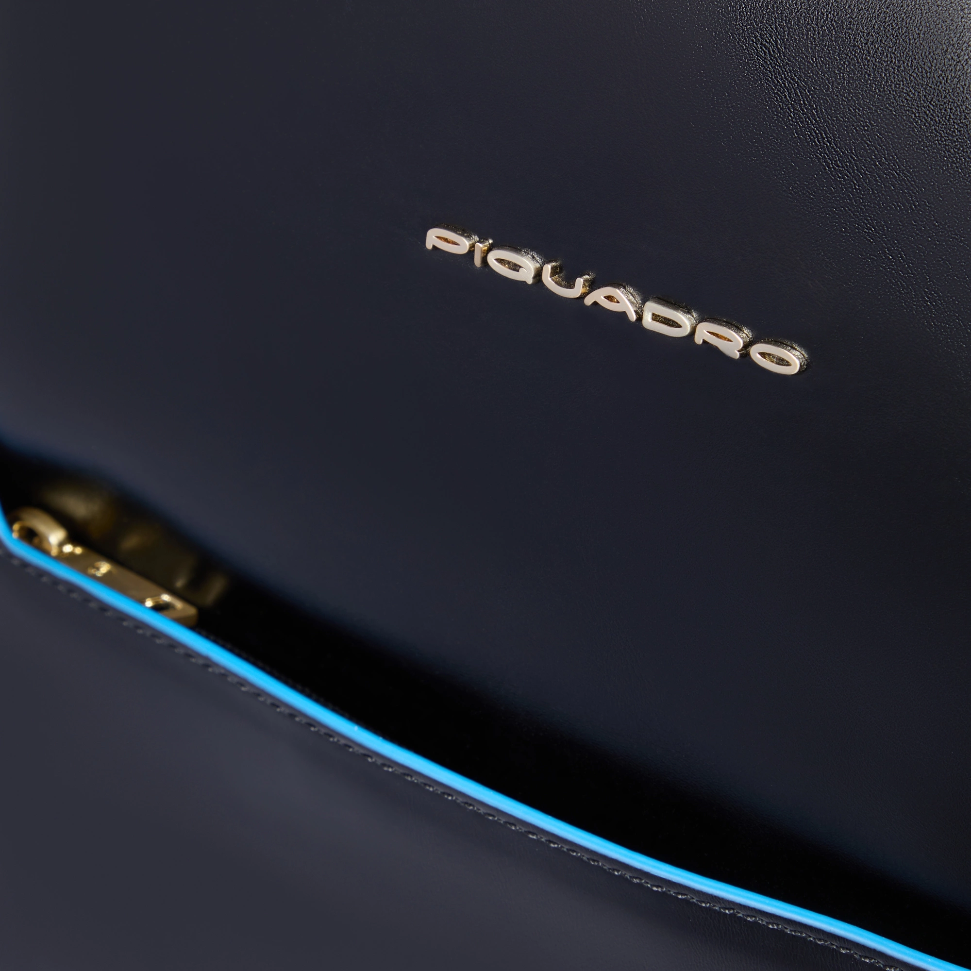 Рюкзак женский Piquadro Blue Square CA6678B2/N черный натур.кожа — миниатюра 8