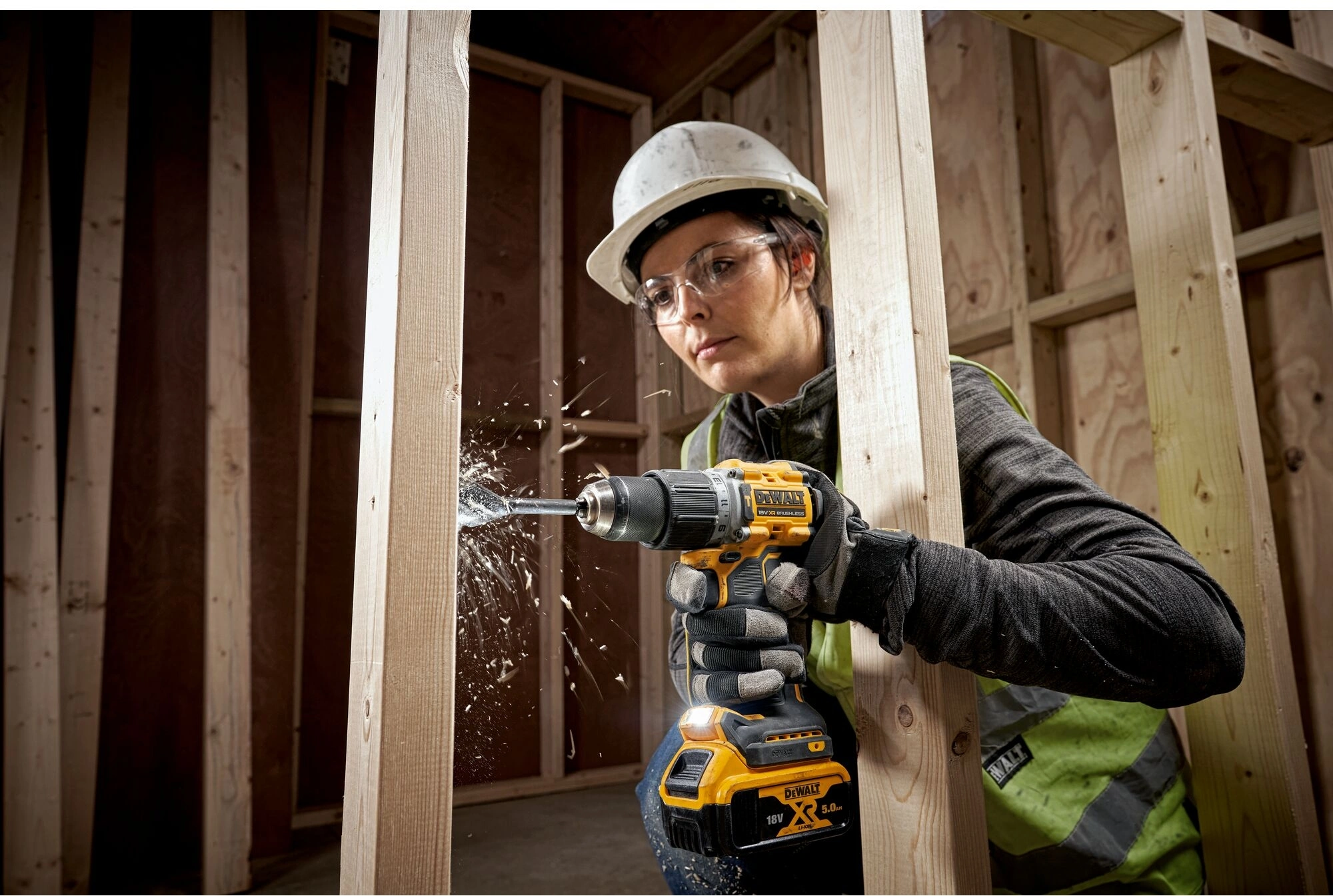 Шуруповерт DeWalt DCD805P2T-QW аккум. патрон:быстрозажимной (кейс в комплекте) — миниатюра 8
