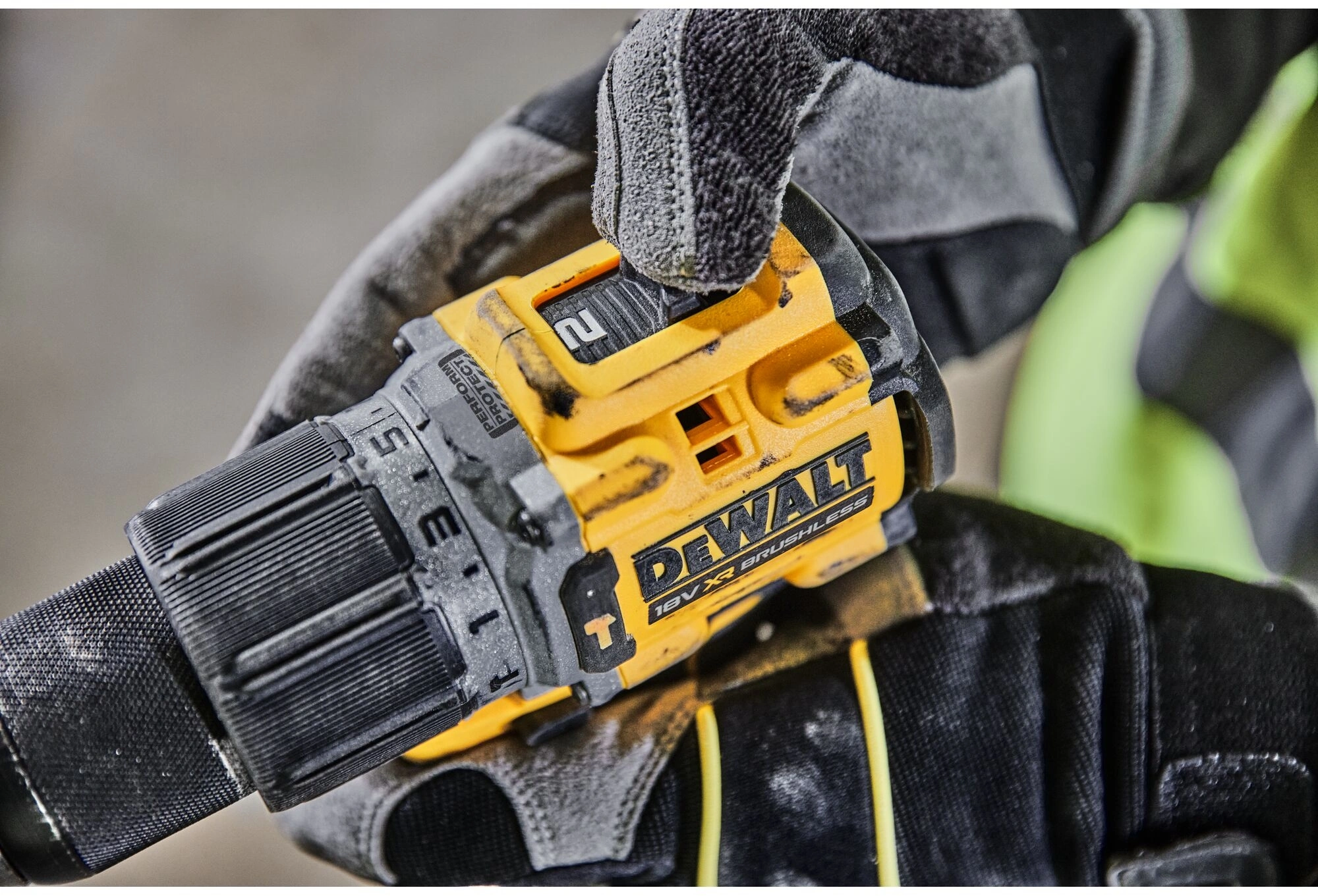 Шуруповерт DeWalt DCD805P2T-QW аккум. патрон:быстрозажимной (кейс в комплекте) — миниатюра 10