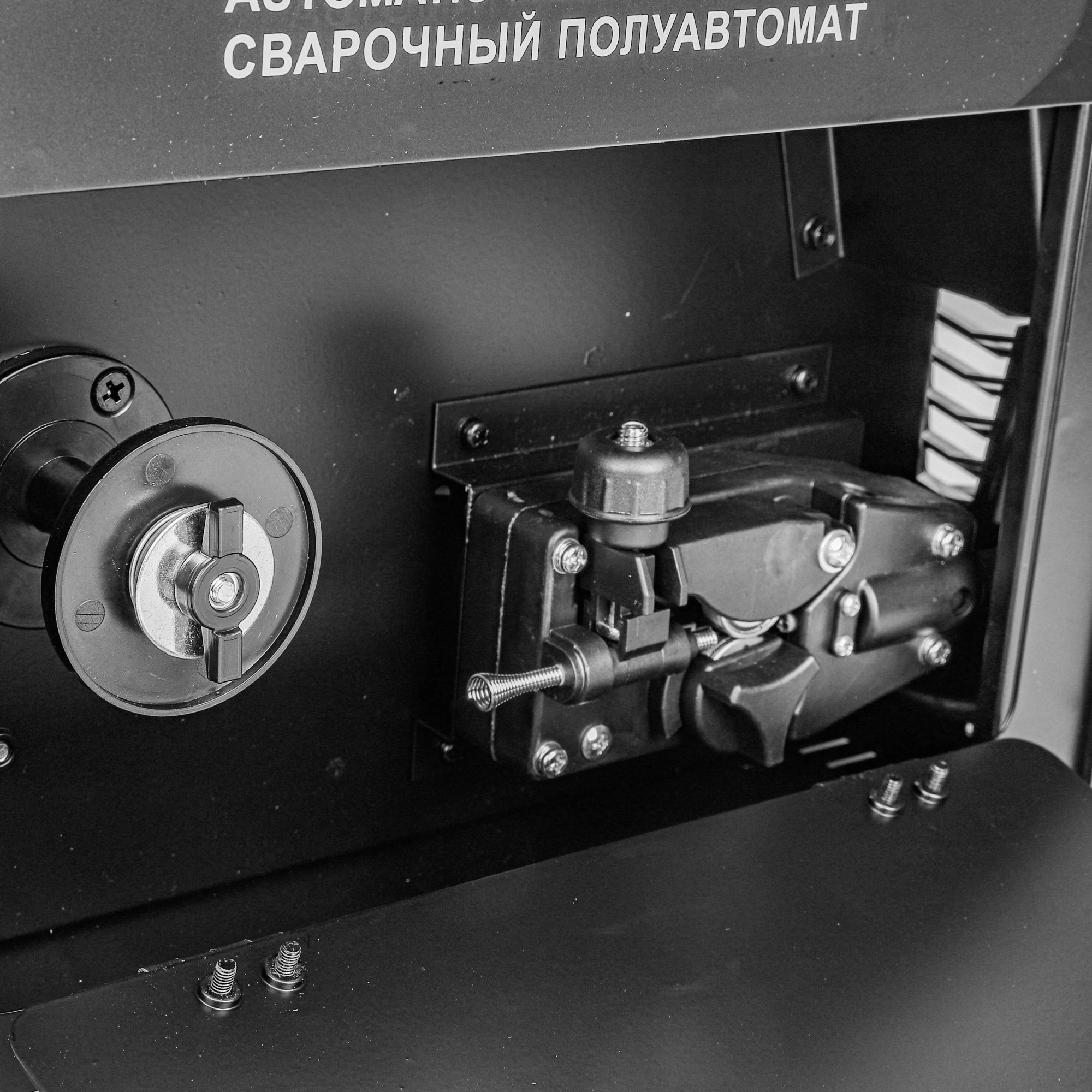 Сварочный полуавтомат P.I.T. PMIG145-C2 ММА 4кВт (кейс в компл.) — миниатюра 7
