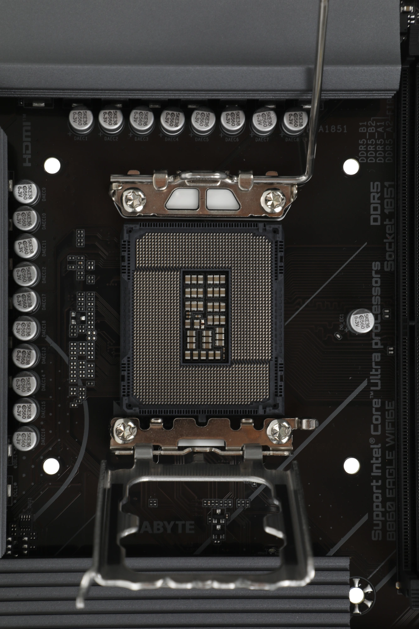 Материнская плата Gigabyte B860 EAGLE WIFI6E Soc-1851 Intel B860 4xDDR5 ATX AC`97 8ch(7.1) 2.5Gg RAID+HDMI+DP — миниатюра 3