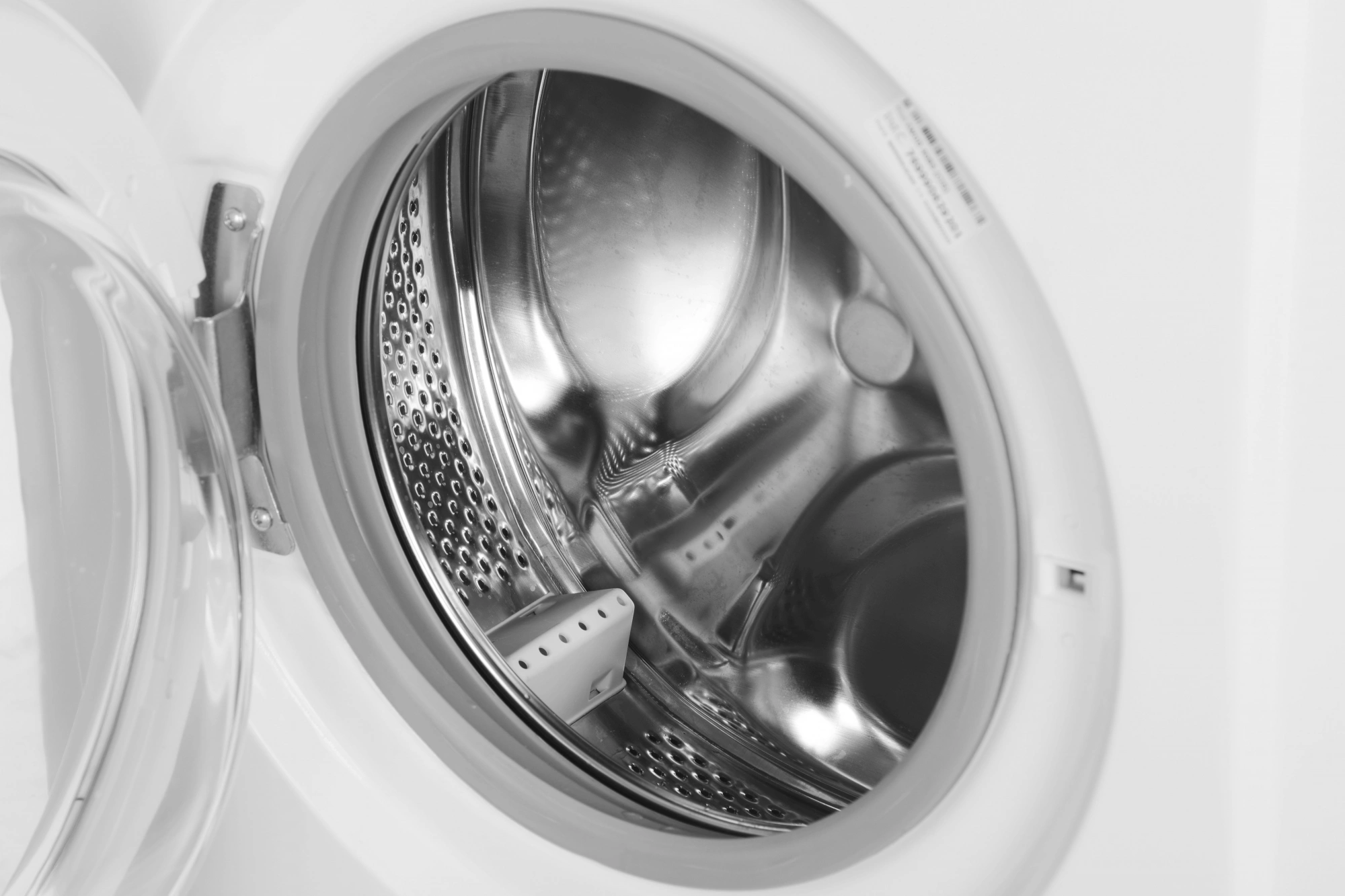 Стиральная машина Indesit IWUD 4085 класс: A загр.фронтальная макс.:4кг белый — миниатюра 3