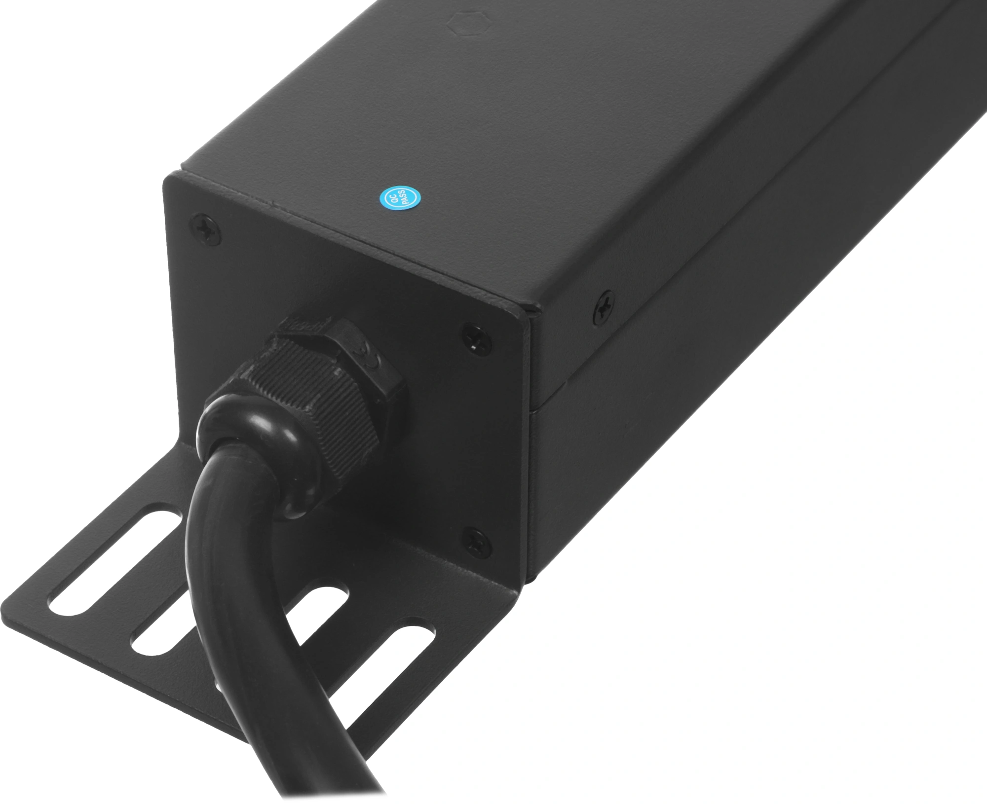 Блок распределения питания Lanmaster TWT-PDVMT1-6X36-32A верт.размещ. 6xC19 36xC13 с мониторингом 32A IEC 309 3м — миниатюра 6