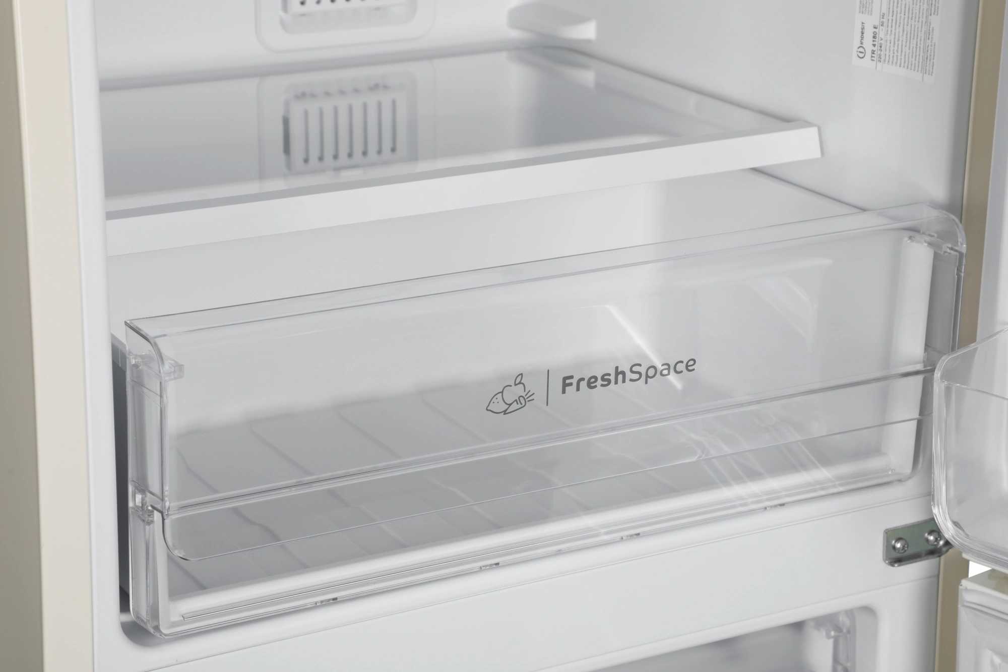 Холодильник Indesit ITR 4180 E 2-хкамерн. бежевый — миниатюра 10