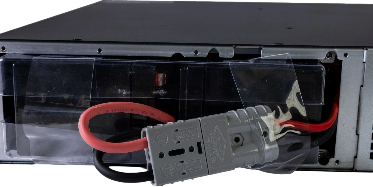 Источник бесперебойного питания Systeme Electriс SRT SRTSE1000RTXLIG2-NC 1000Вт 1000ВА черный Gen 2 — фото 1