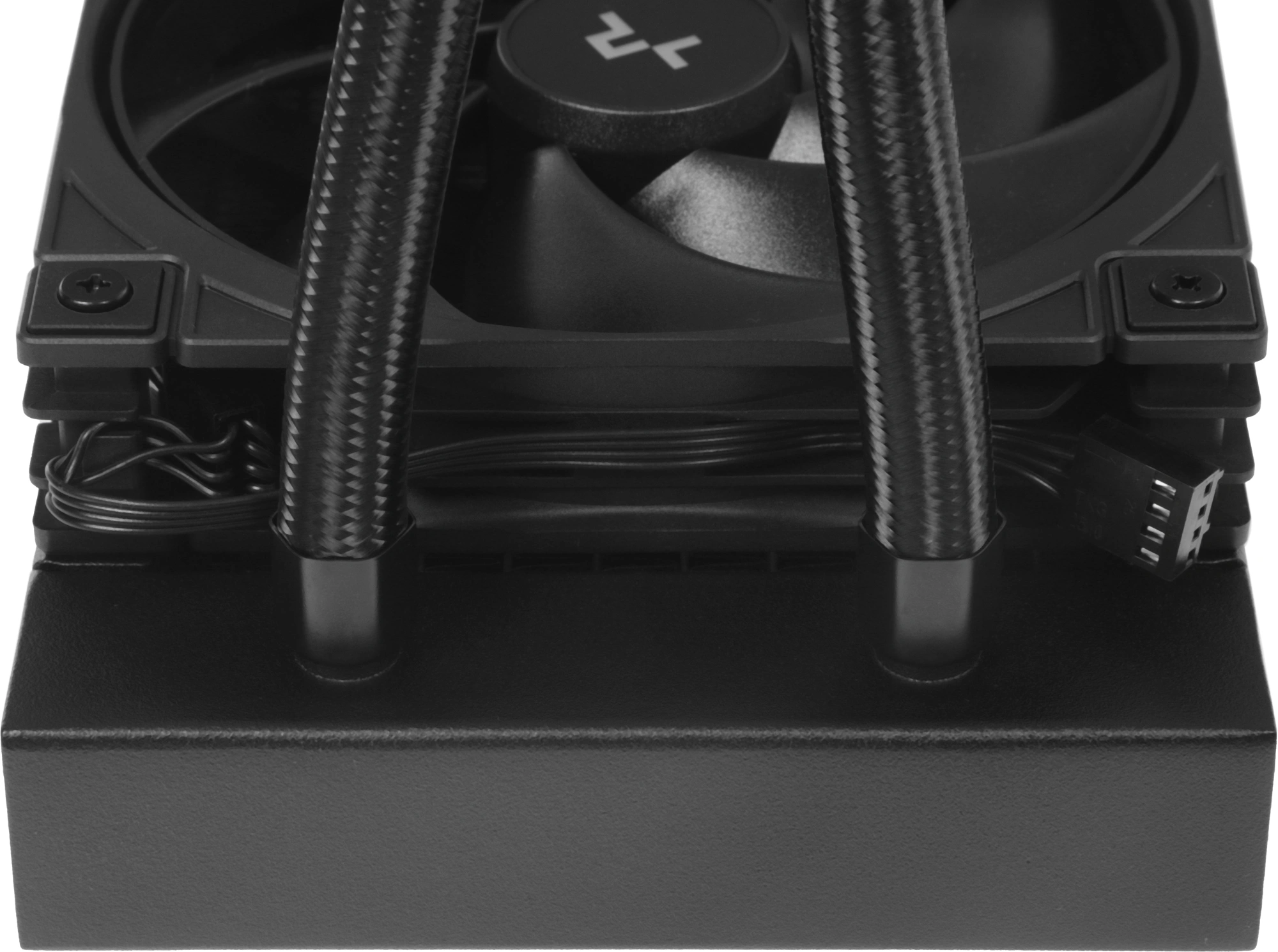 Система водяного охлаждения Deepcool LE360 V2 Zero Soc-AM5/AM4/1200/1700/1851 черный 4-pin 19-31.6dB Al 250W 1554gr Ret (R-LE360ZERO-BKLNMD-G-1) — миниатюра 13