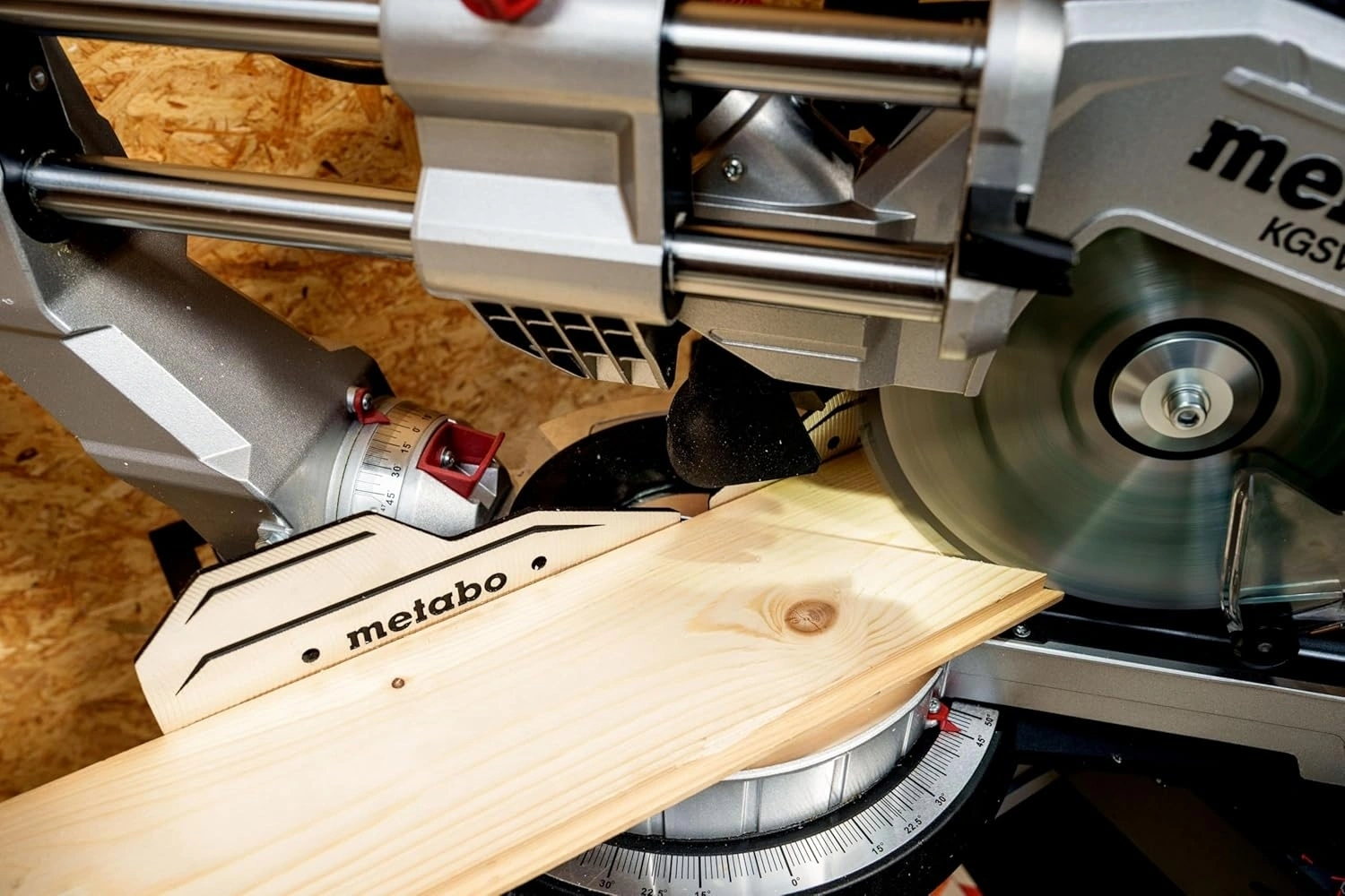 Торцовочная пила Metabo KGSV 216 MC 1500Вт 5300об/мин d=216мм — миниатюра 9