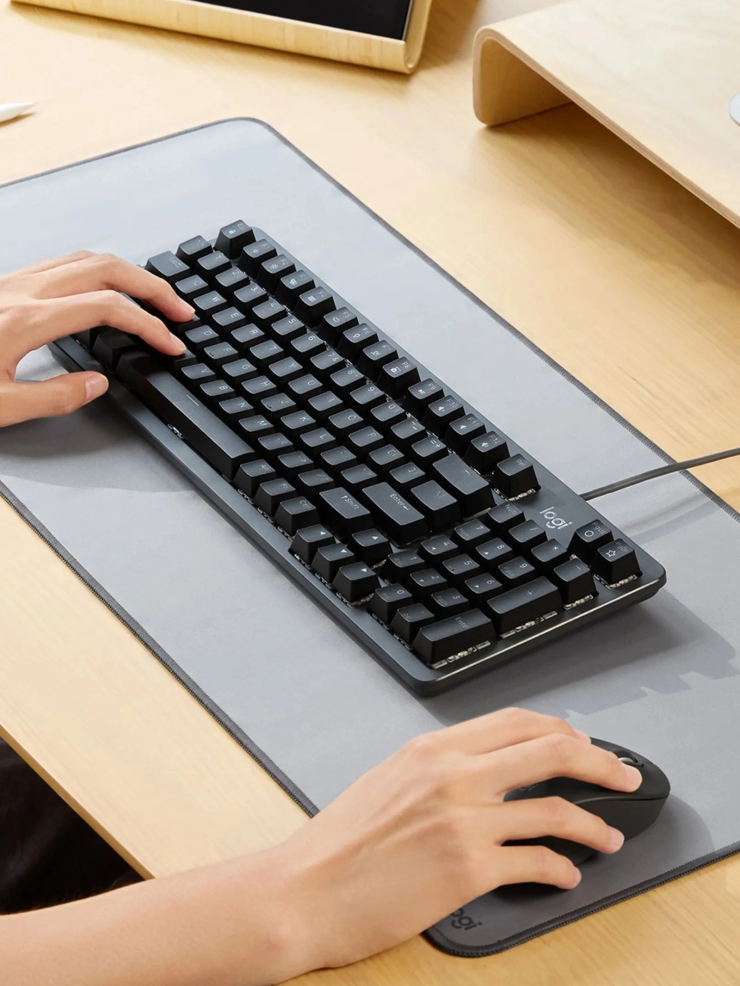 Клавиатура Logitech K848 механическая черный USB (920-013904) — миниатюра 2