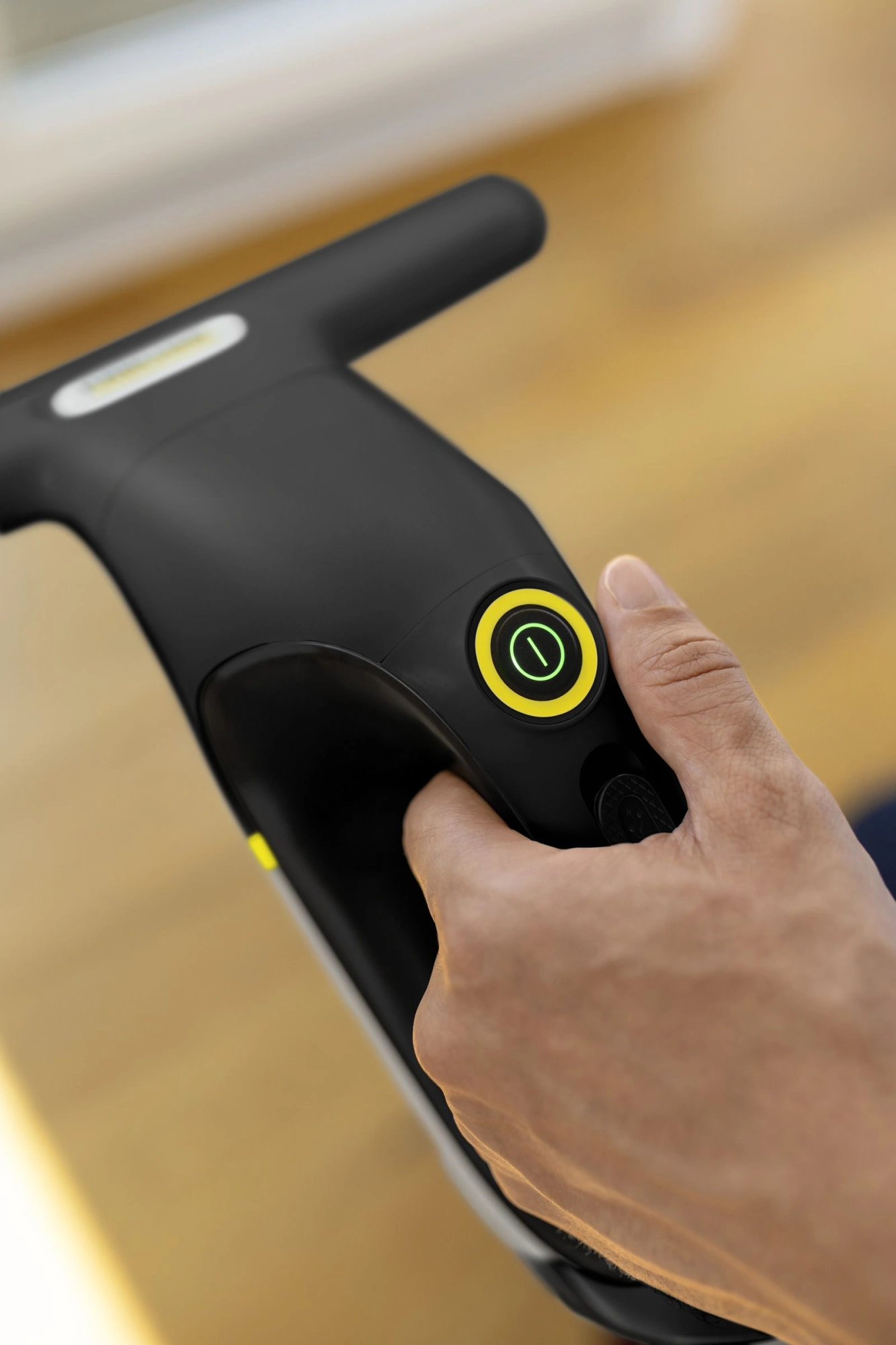 Мойщик окон Karcher WV 2 Universal Precision шир.скреб.:280мм пит.:от аккум. черный/желтый — миниатюра 9