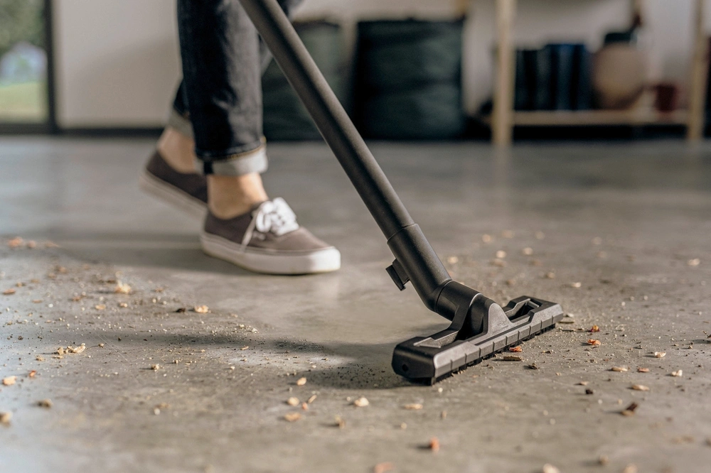 Строительный пылесос Karcher WD 2 Plus V-12/4/18 1000Вт (уборка: сухая/влажная/выдув/сбор воды) желтый — миниатюра 3