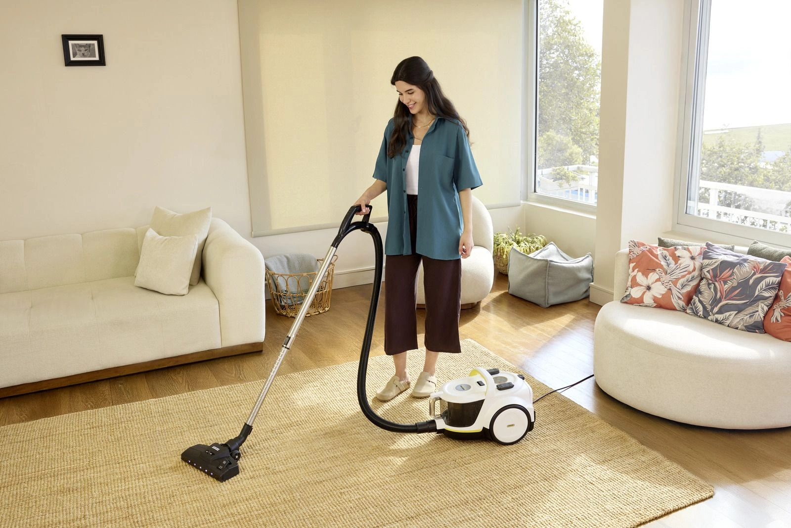 Пылесос Karcher VCC 6 CycloneX 800Вт белый/черный — миниатюра 4
